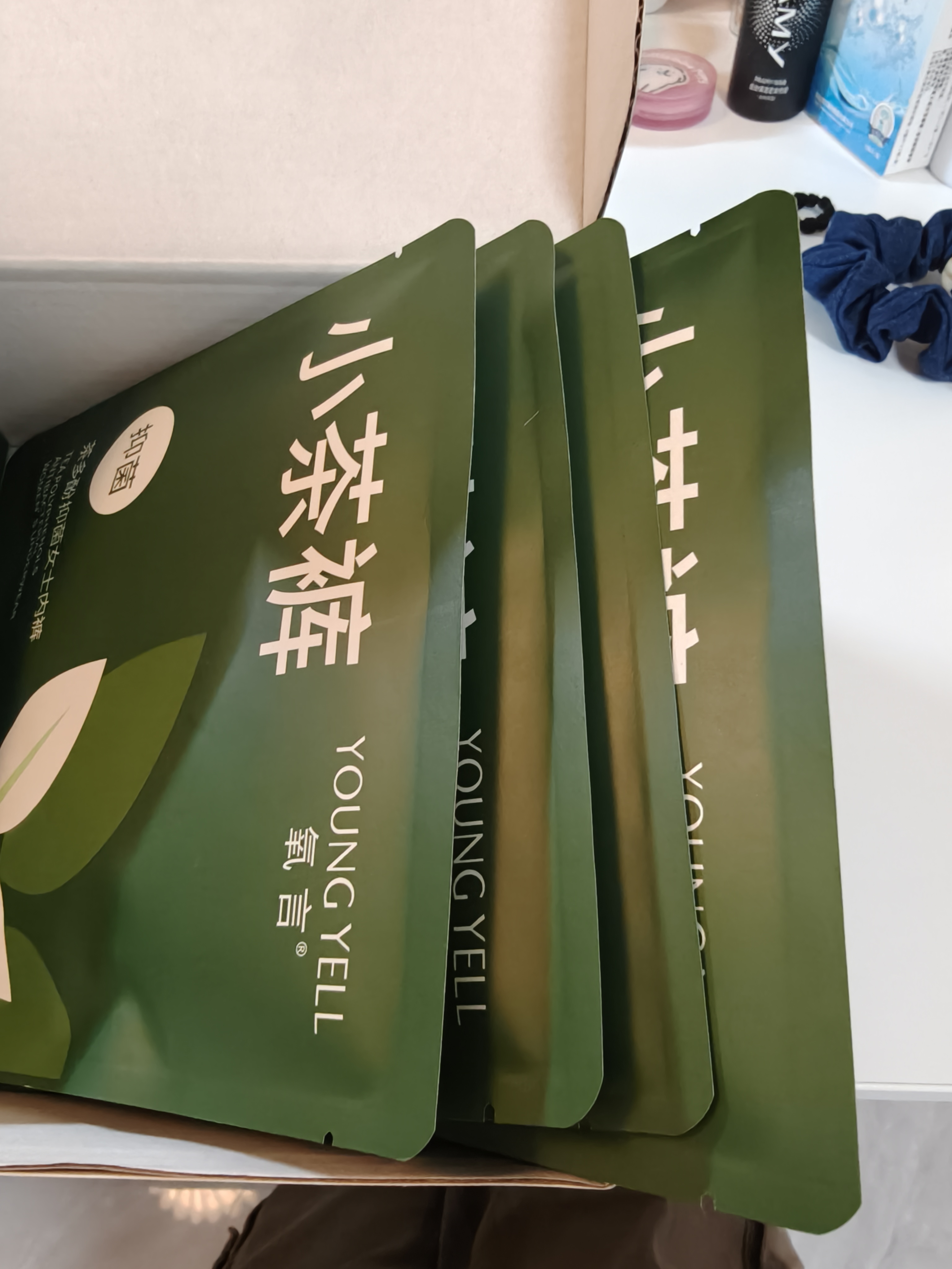 氧言（YOUNGYELL）女士内裤女士大码莫代尔10A抗菌纯棉裆中腰无痕女生内裤头礼盒4条 实拍图