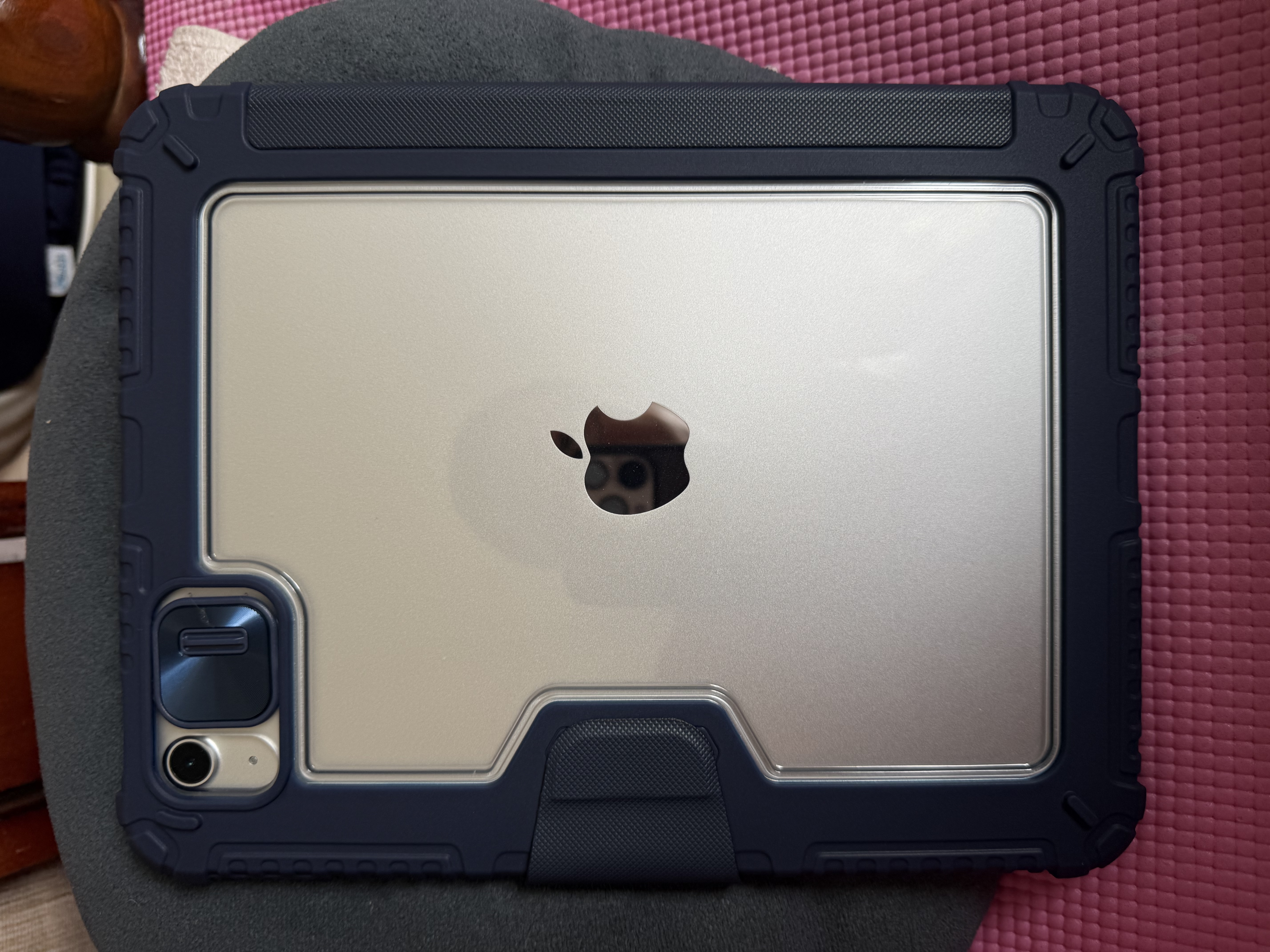 耐尔金适用iPad11保护套防弯2025款通用iPad10保护壳2022款10.9带笔槽支架防摔休眠皮套 悍甲Pro蓝色 实拍图