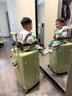 大嘴猴（paul frank）宝妈行李箱儿童可坐骑大容量拉杆箱带娃宝宝推车28吋可靠背旅行箱 实拍图