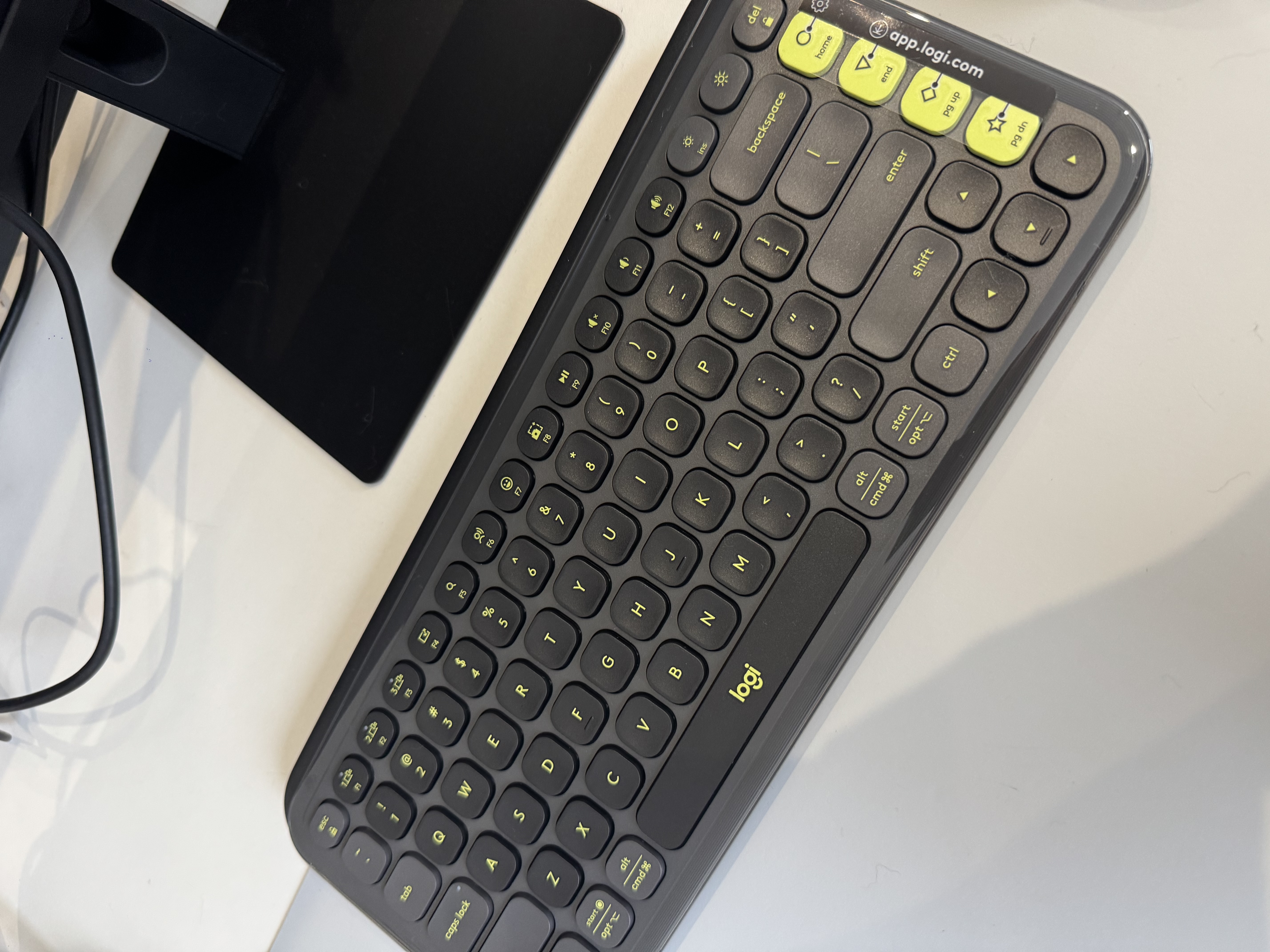 罗技（Logitech）POP ICON KEYS无线蓝牙键盘 AI轻音薄膜电脑办公键盘鼠标套装mac ipad键鼠套装泡泡键盘自定义85键 POP ICON COMBO 黑色 实拍图