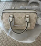 蔻驰（COACH）【品牌直供】女士ROWAN中号手提单肩斜挎波士顿包棕黄/棕色CV961 实拍图