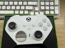 微软（Microsoft）Xbox无线游戏手柄 Elite 2精英2代二代 白色青春版 无线控制器 蓝牙 PC/平板/手机 Steam 明末 实拍图