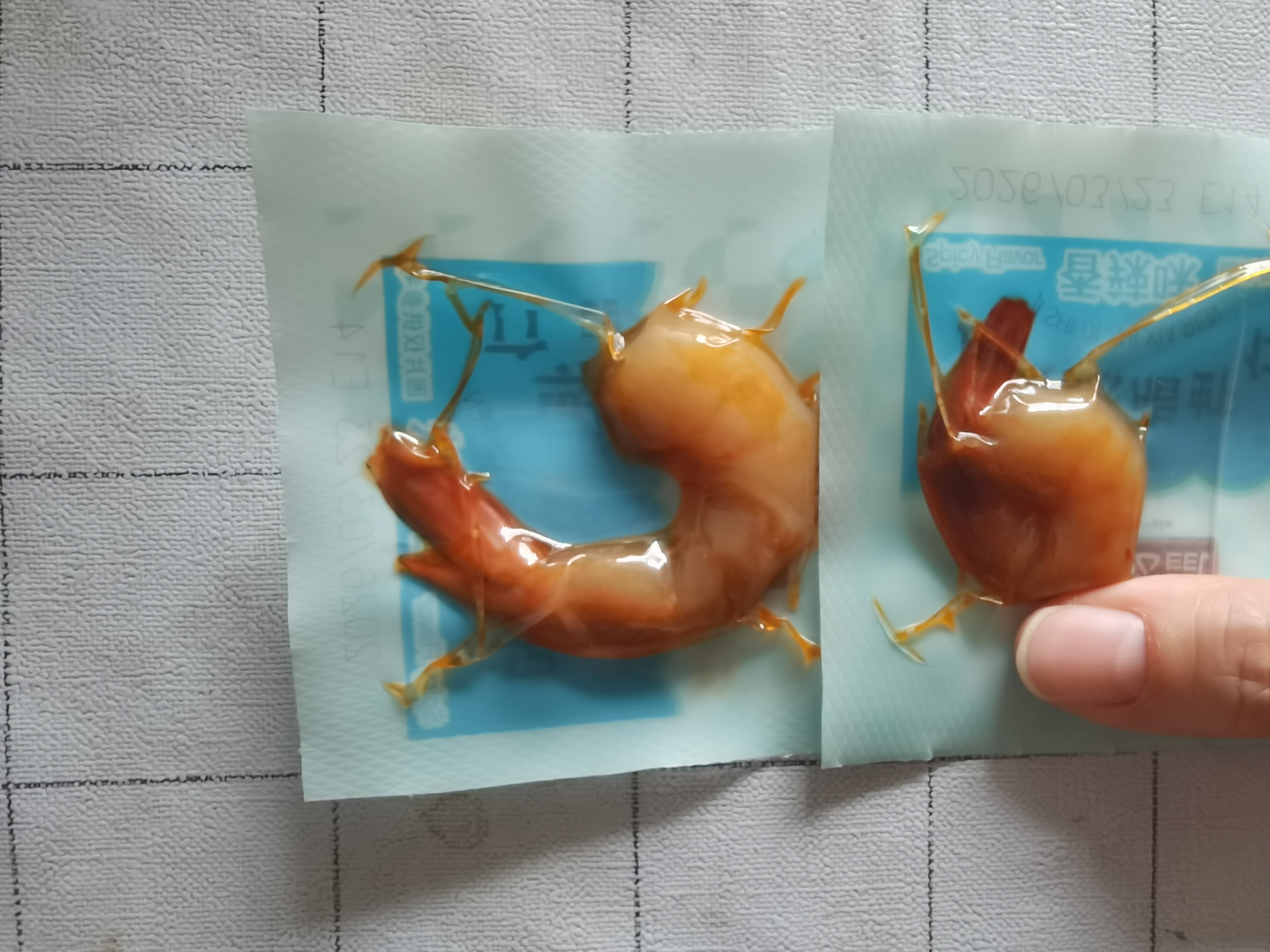 三只松鼠即食低脂虾仁50g 香辣味独立小袋减脂健身高蛋白海鲜零食世界杯 实拍图