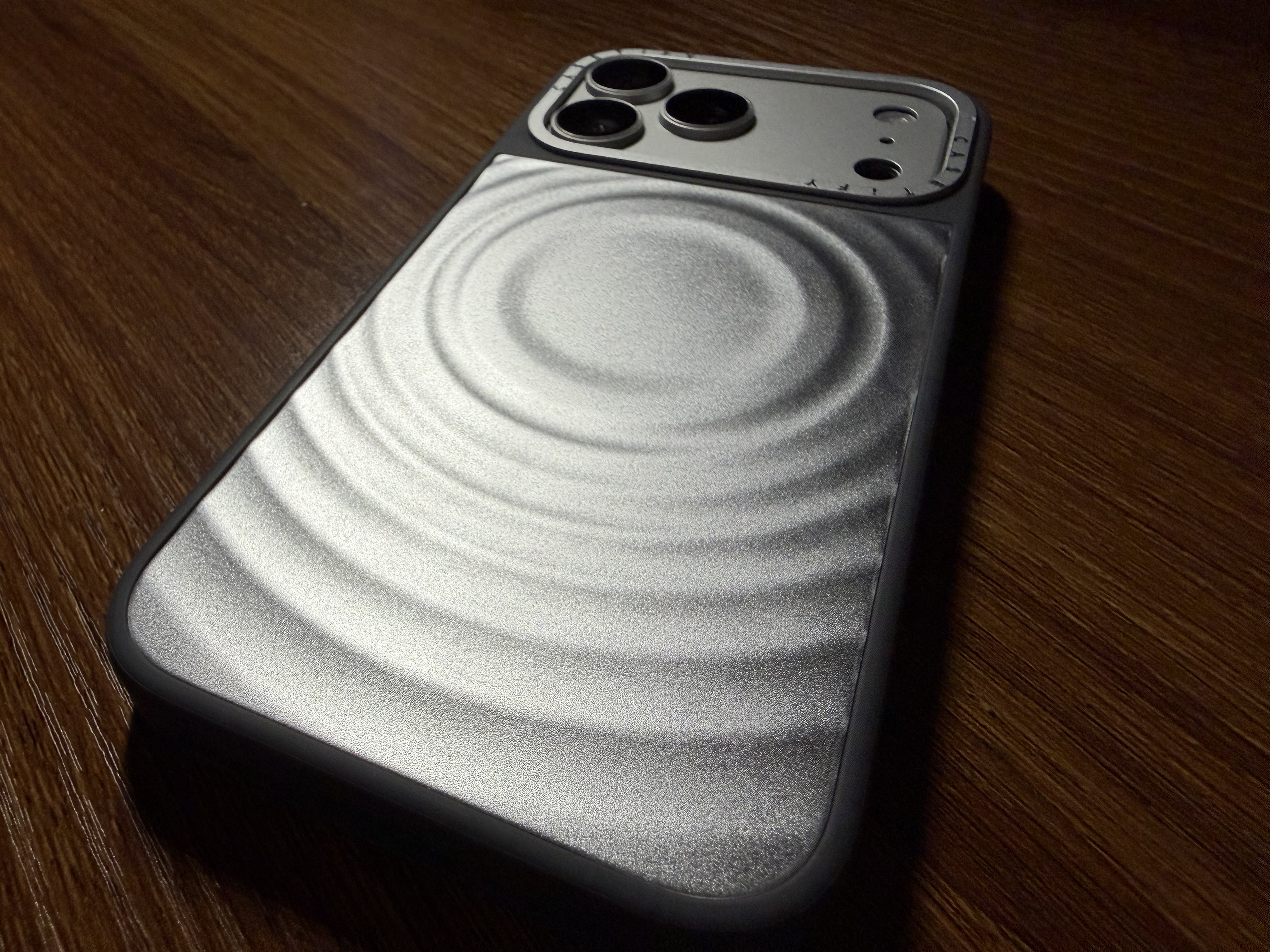 CASETIFY CHROMATIC: FORMS金属波漾手机壳 新材质 MagSafe兼容 适用于苹果iPhone17/16 Pro/Max手机保护壳 金属波漾壳MagSafe iPhone 17  实拍图