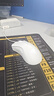 雷蛇（Razer）炼狱蝰蛇标准版有线鼠标 人体工学  电竞游戏 右手通用型 吃鸡/LOL/CS GO游戏鼠标 白色 实拍图