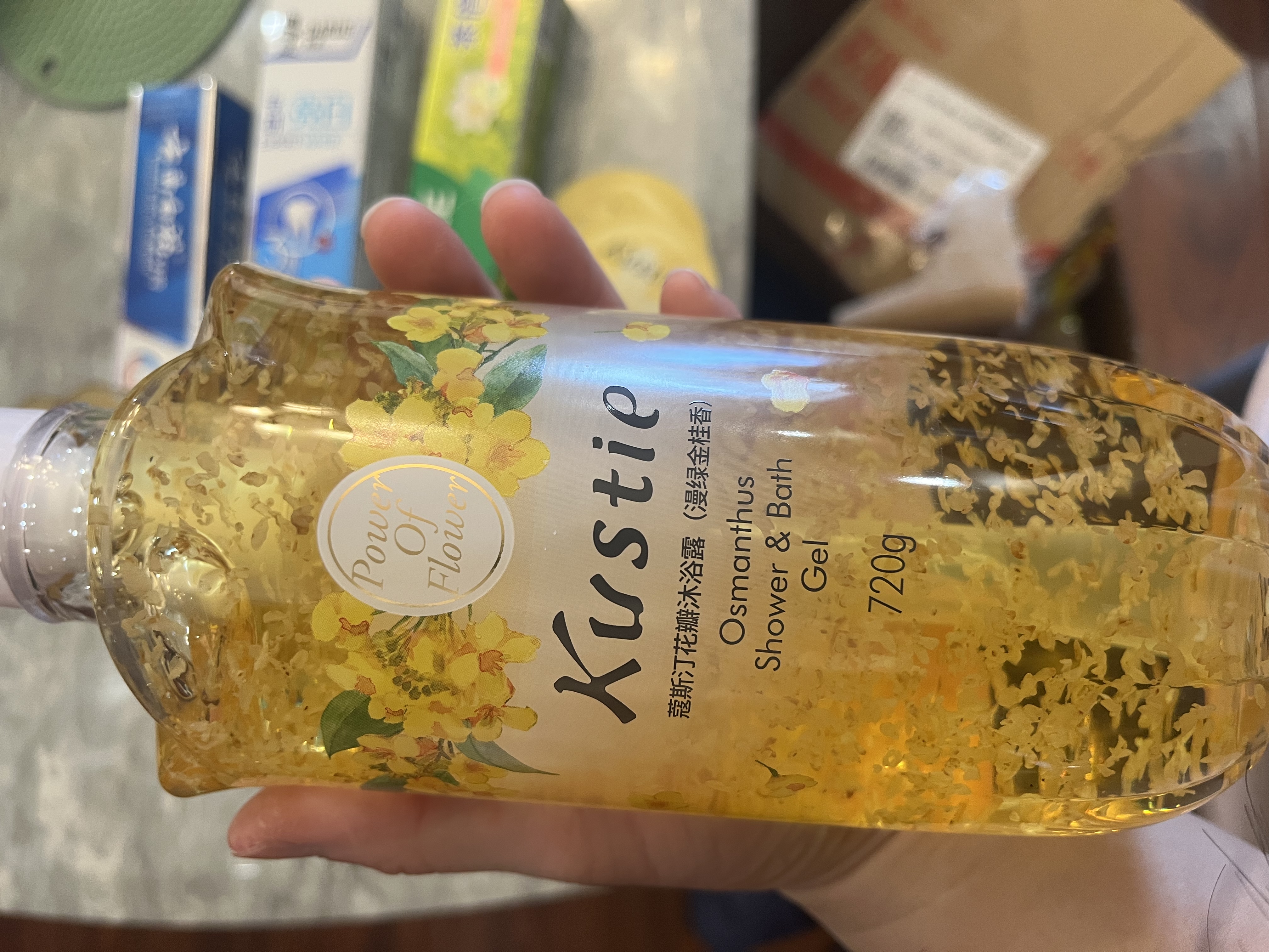 蔻斯汀桂花花瓣香氛沐浴露持久留香水润不假滑易冲洗沐浴露720g  实拍图