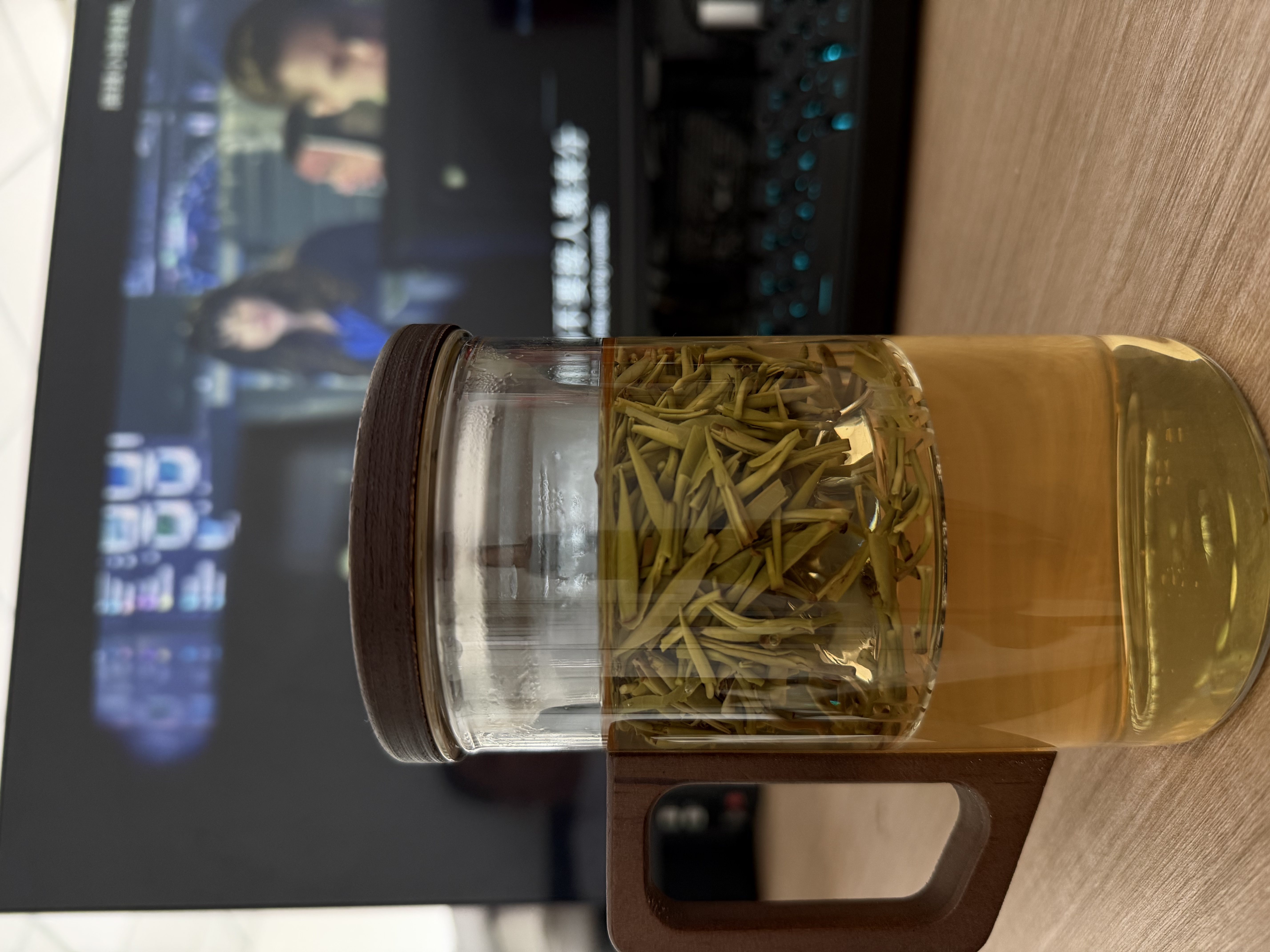 耐高温茶水分离杯玻璃茶杯胡桃把手观山杯家用水杯商务杯办公杯 【透明】木把观山泡茶杯450ml 实拍图