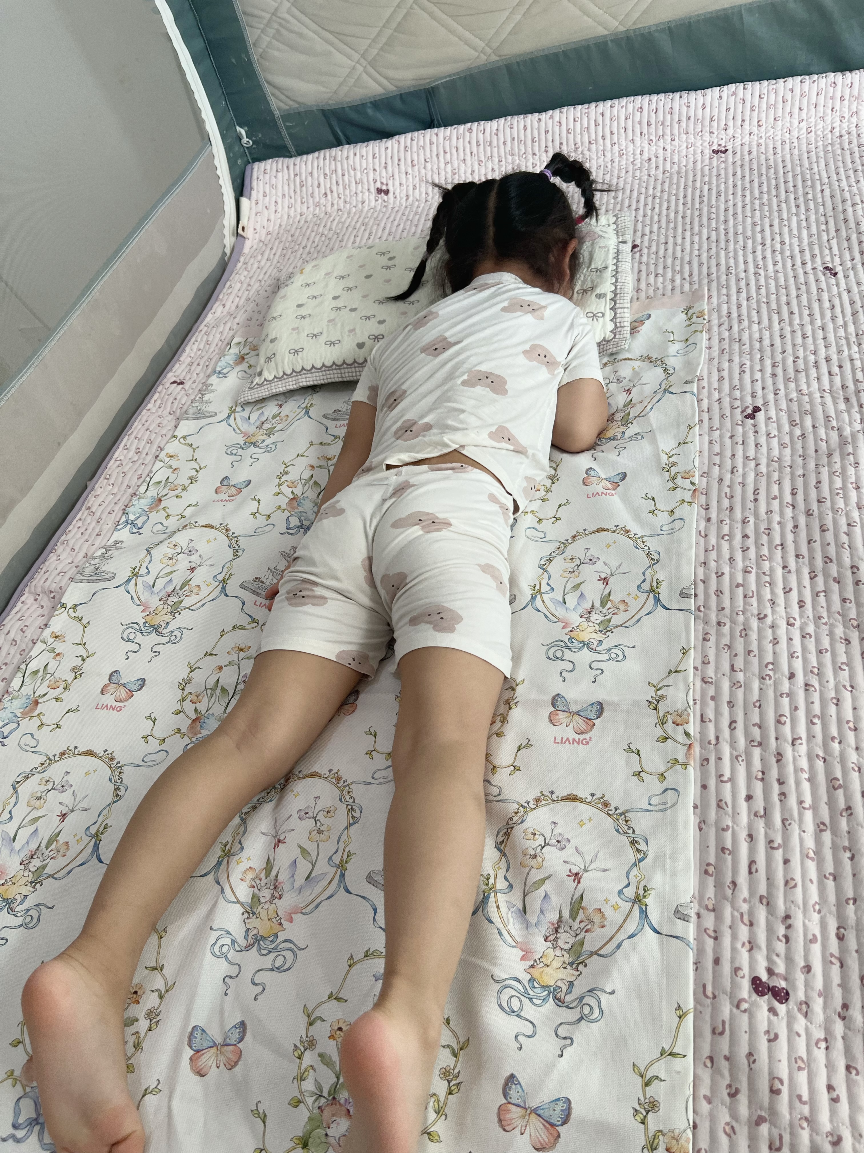 良良（liangliang）婴儿凉席a类透气夏季苎麻棉宝宝凉垫吸湿儿童床单幼儿园床垫 【新款】星语仙踪 130*70cm 实拍图