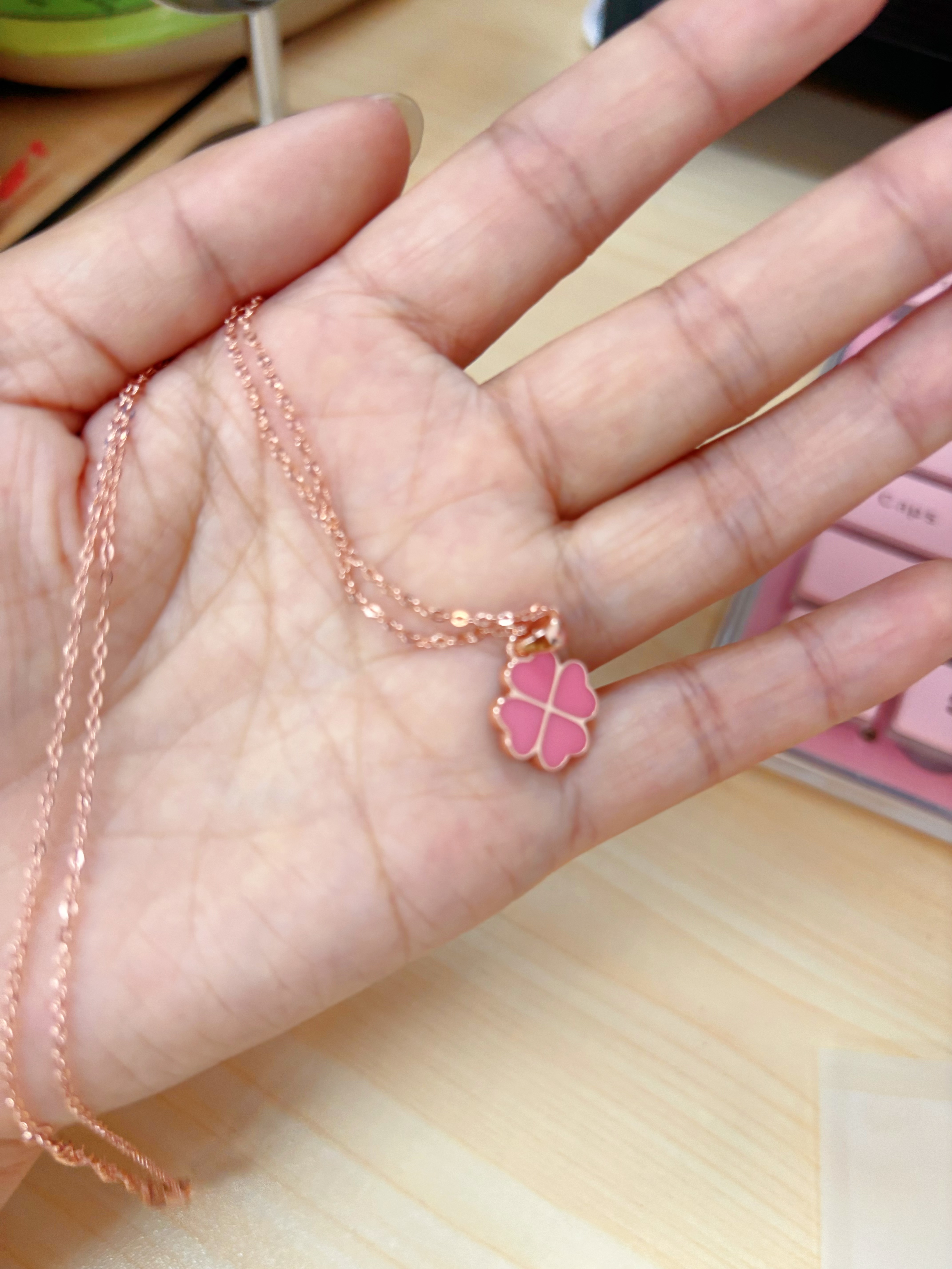 纪梵哲轻奢感温变色四叶草项链女士吊坠首饰纪念日表白生日礼物送女友 黑红双面四叶草项链 实拍图