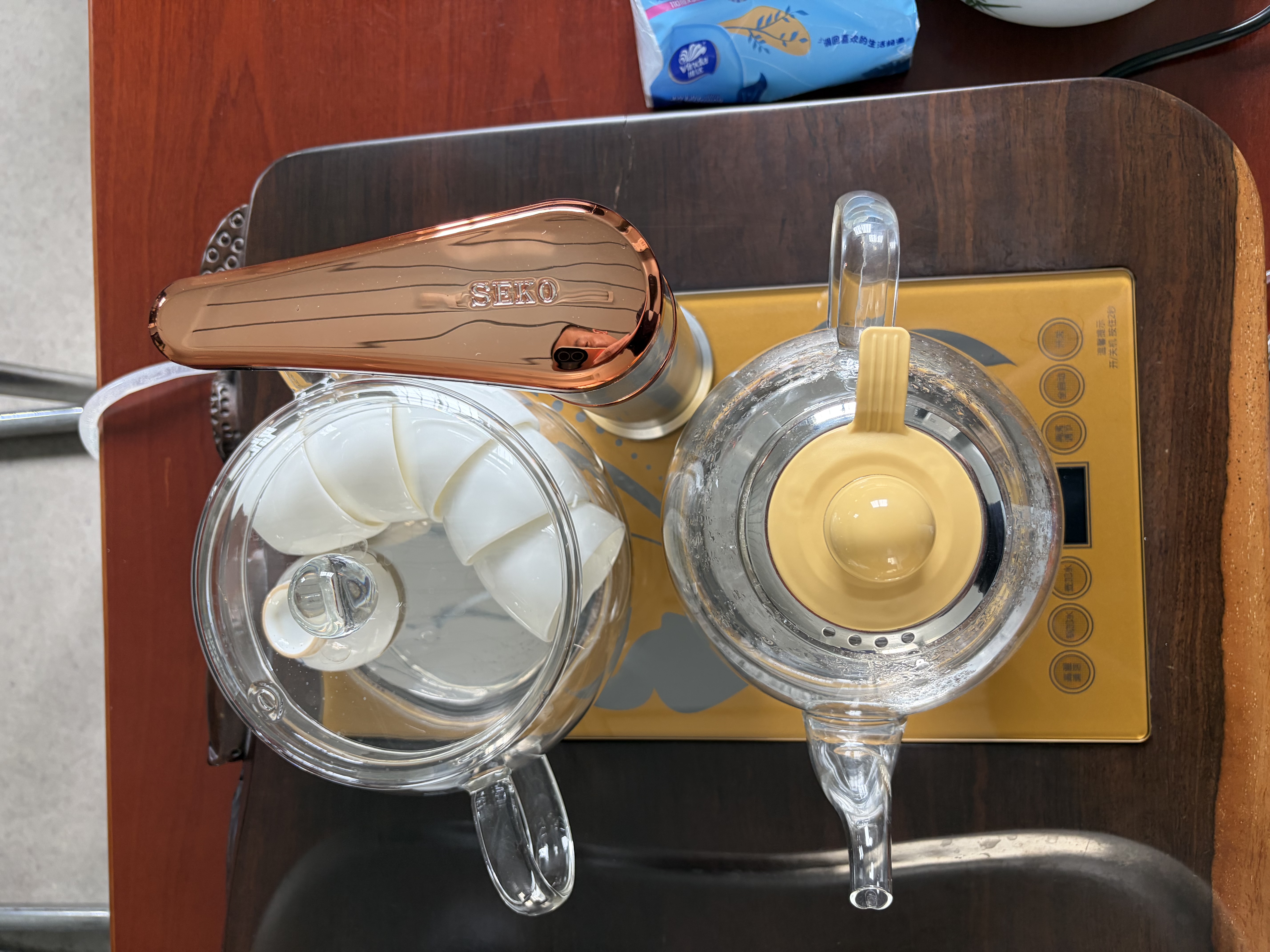 新功 全自动上水电热水壶玻璃茶台烧水壶智能热水壶电茶壶 F92 1L 金色 实拍图