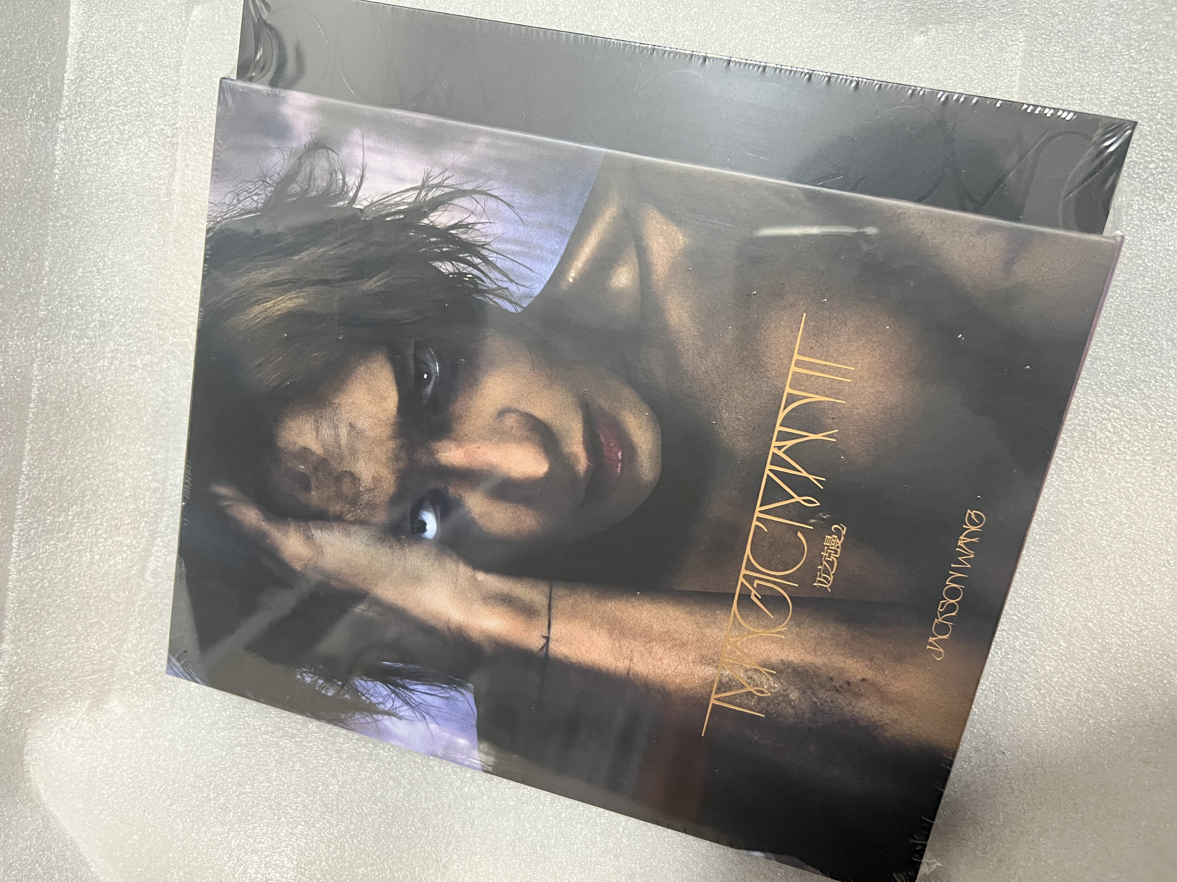 王嘉尔 MAGICMAN 2 内地版实体专辑 CD（含VIP权益抽奖券） 实拍图