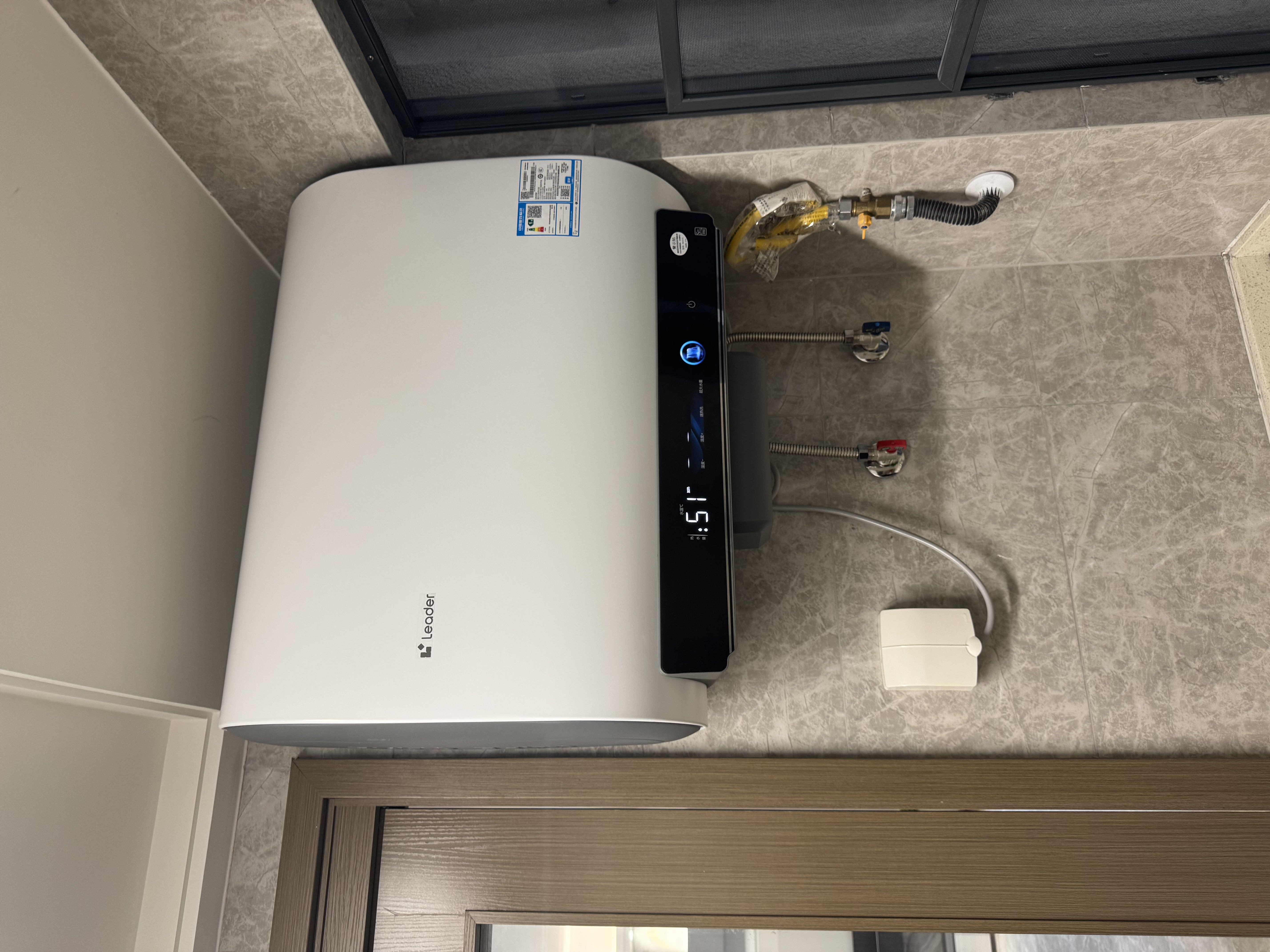 海尔（Haier）【咨询领补贴】电热水器巨能洗60升双胆扁桶家用即热式热水器一级能效3300W变频速热统帅内胆免洗 60L 3500W 1.4吨水量/无缝胆免清洗NH11S 实拍图