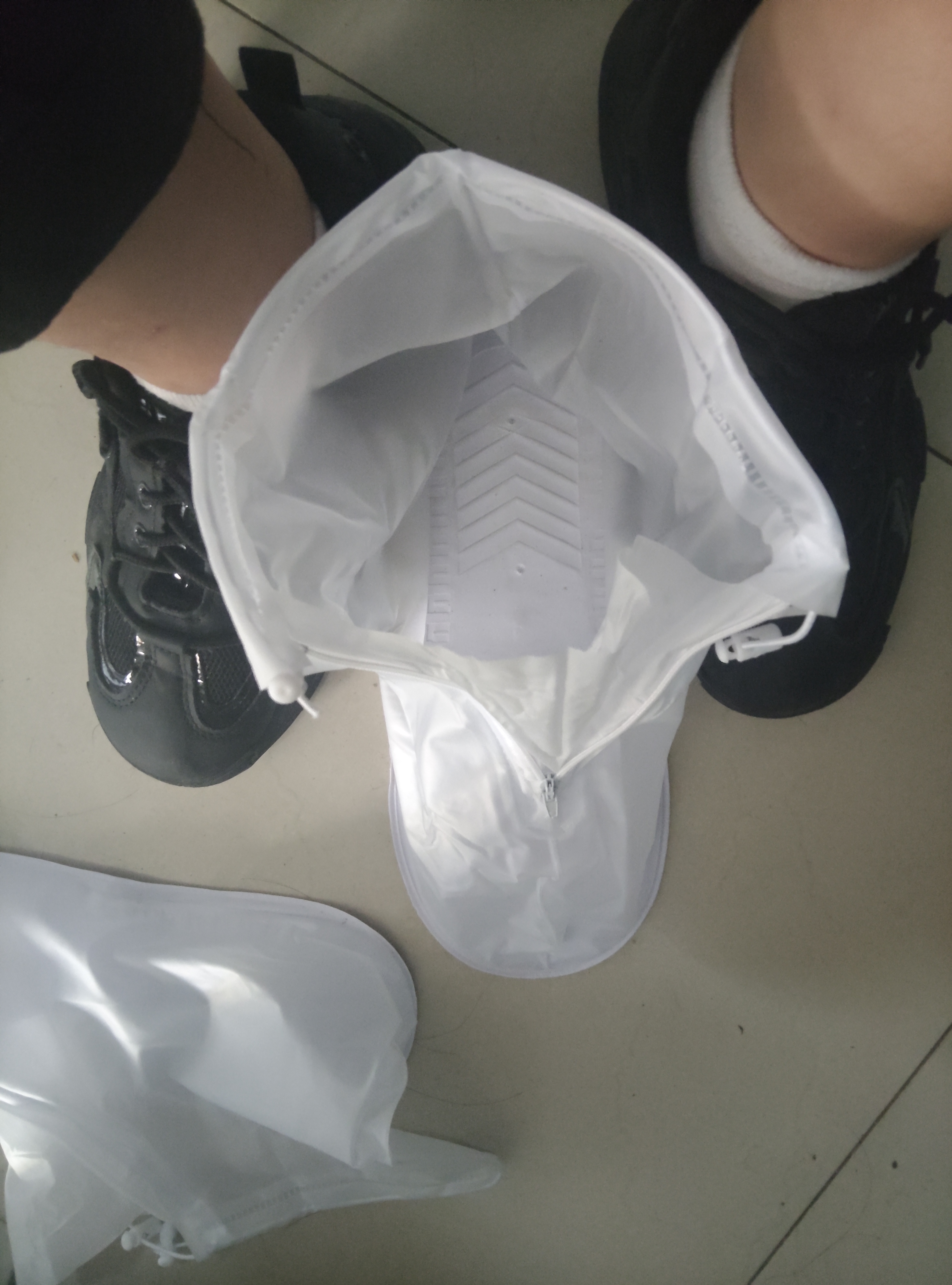 诺兰森迪雨鞋套男女士加厚耐磨防水防滑便携雨靴套成人白色 37-40 实拍图