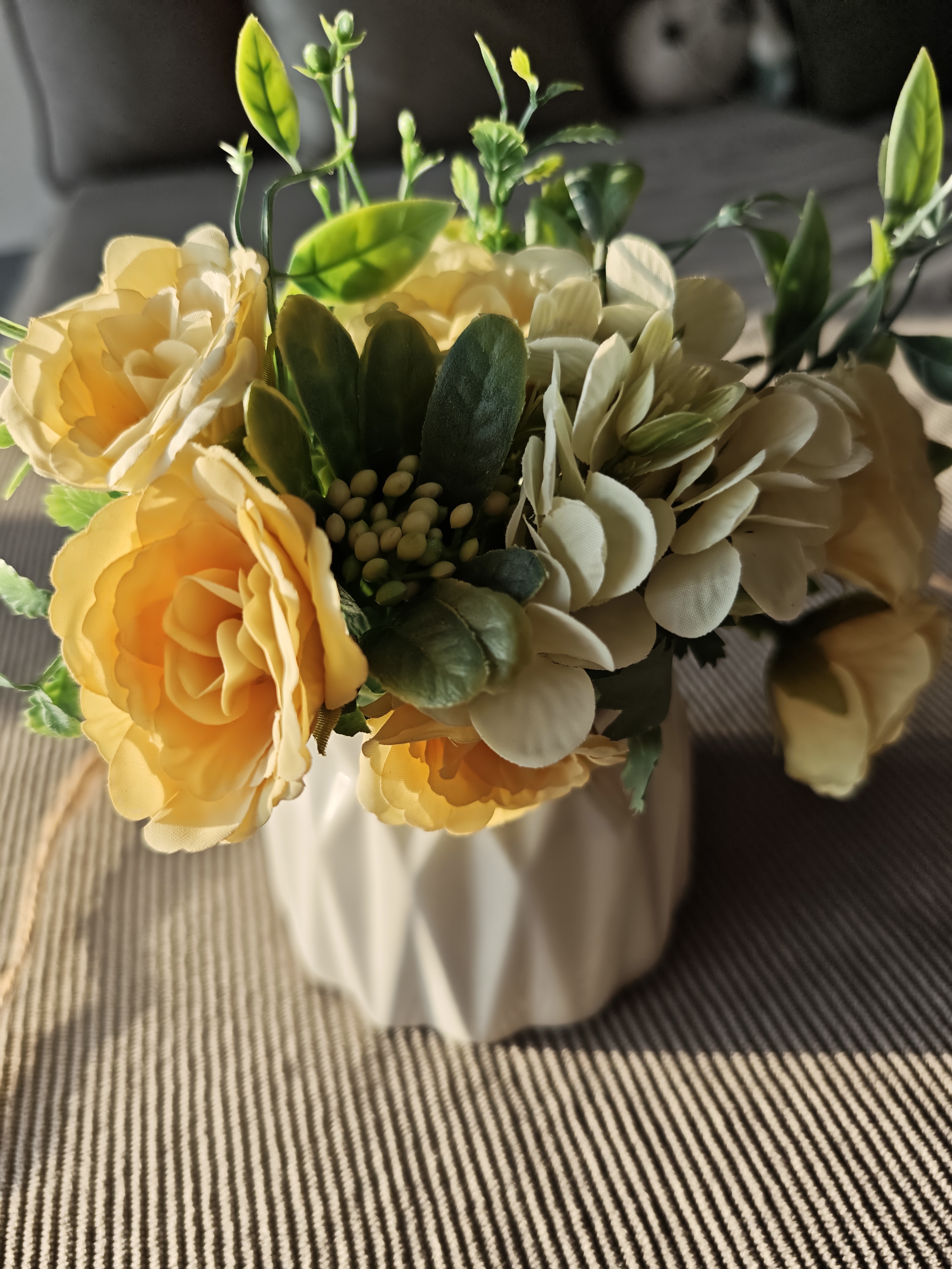 吕姆克假花仿真花绢花塑料花节日礼物花束套装餐桌摆件装饰花森贝黄6019 实拍图
