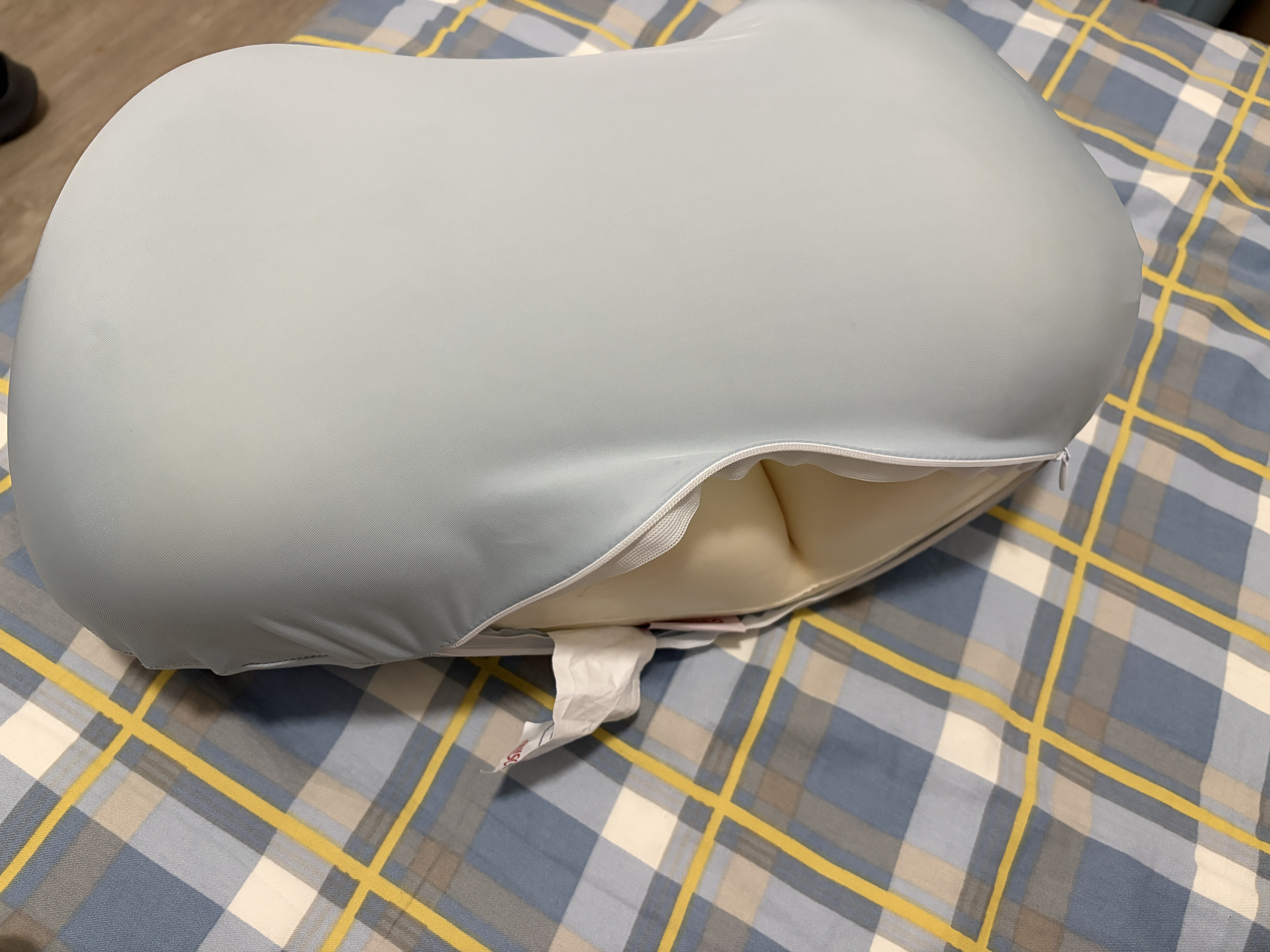 名创优品（MINISO）多功能枕头办公室午睡枕趴睡枕腰靠学生午休神器便携式靠枕 实拍图