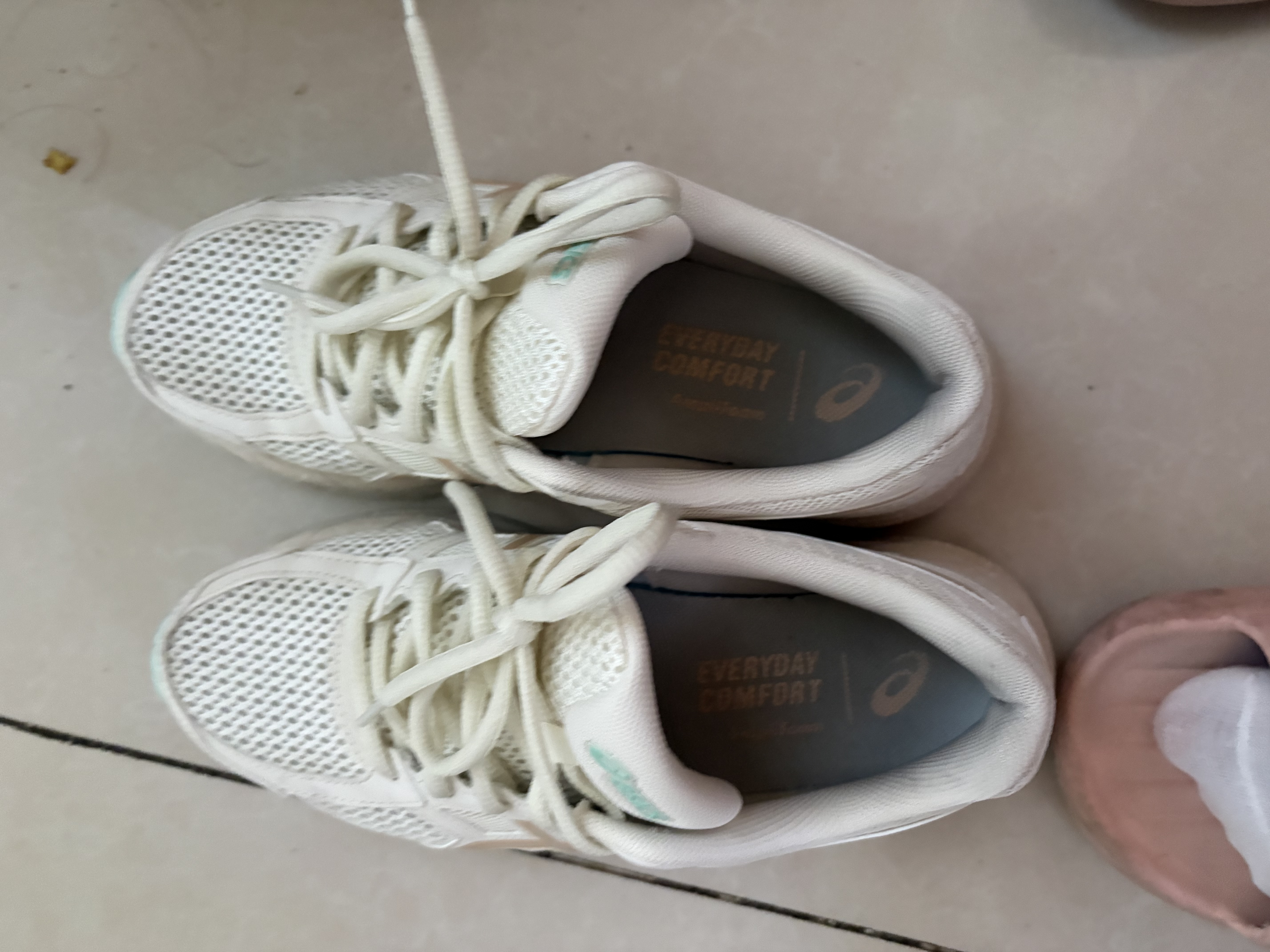 亚瑟士ASICS女鞋网面跑鞋百搭缓震运动鞋透气跑步鞋 GEL-CONTEND 4 米色/藕粉 37.5 实拍图
