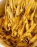 莫名心动正宗老北京炸酱面非油炸早餐免煮冲泡即食拌面桶装方便速食杂酱面 蟹黄拌面2+炸酱面2+葱油拌面2 实拍图