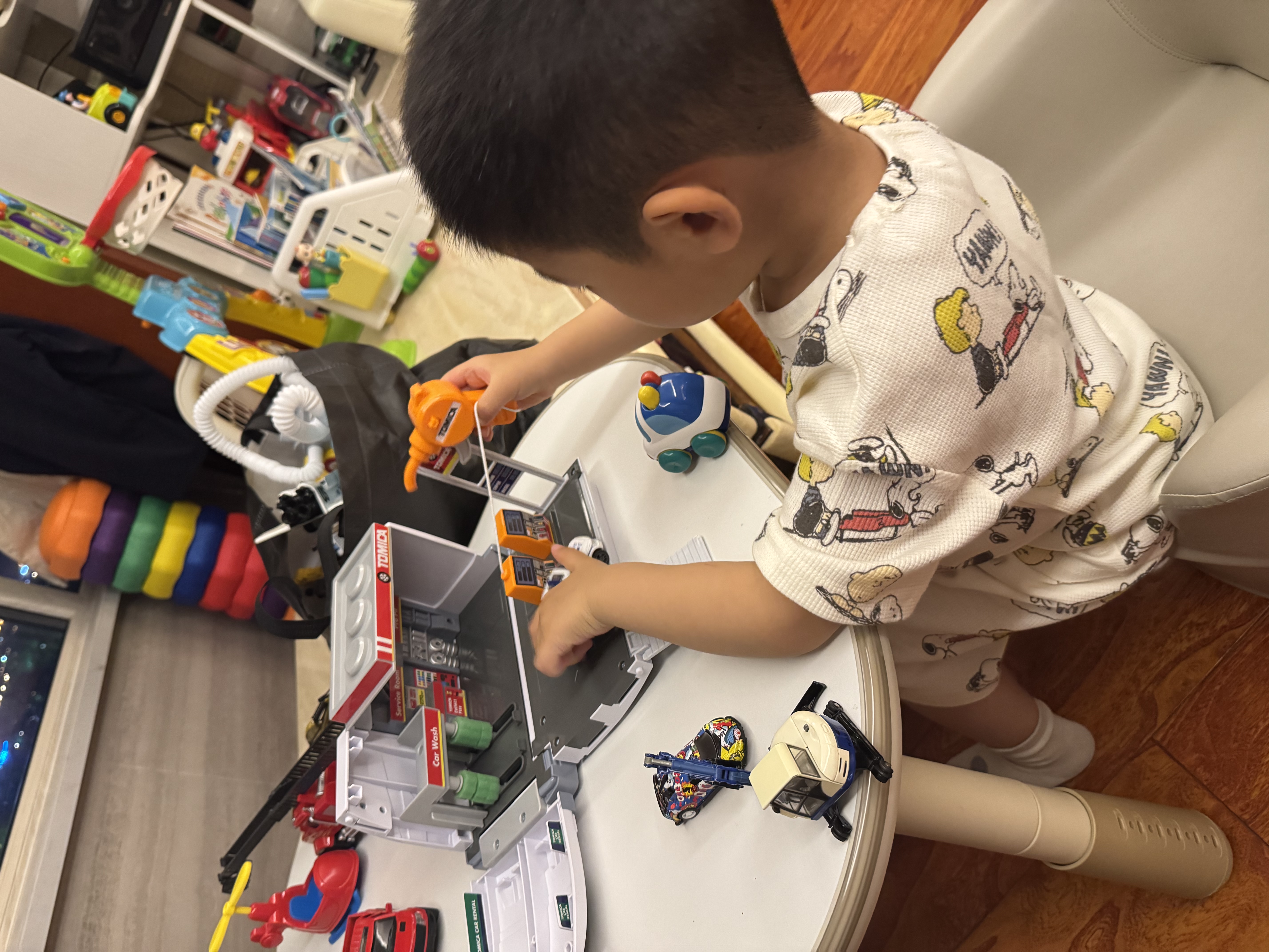 多美卡TOMY汽车大楼停车场合金小汽车收纳盒电动轨道男孩模型玩具套装 变形加油站177562 实拍图