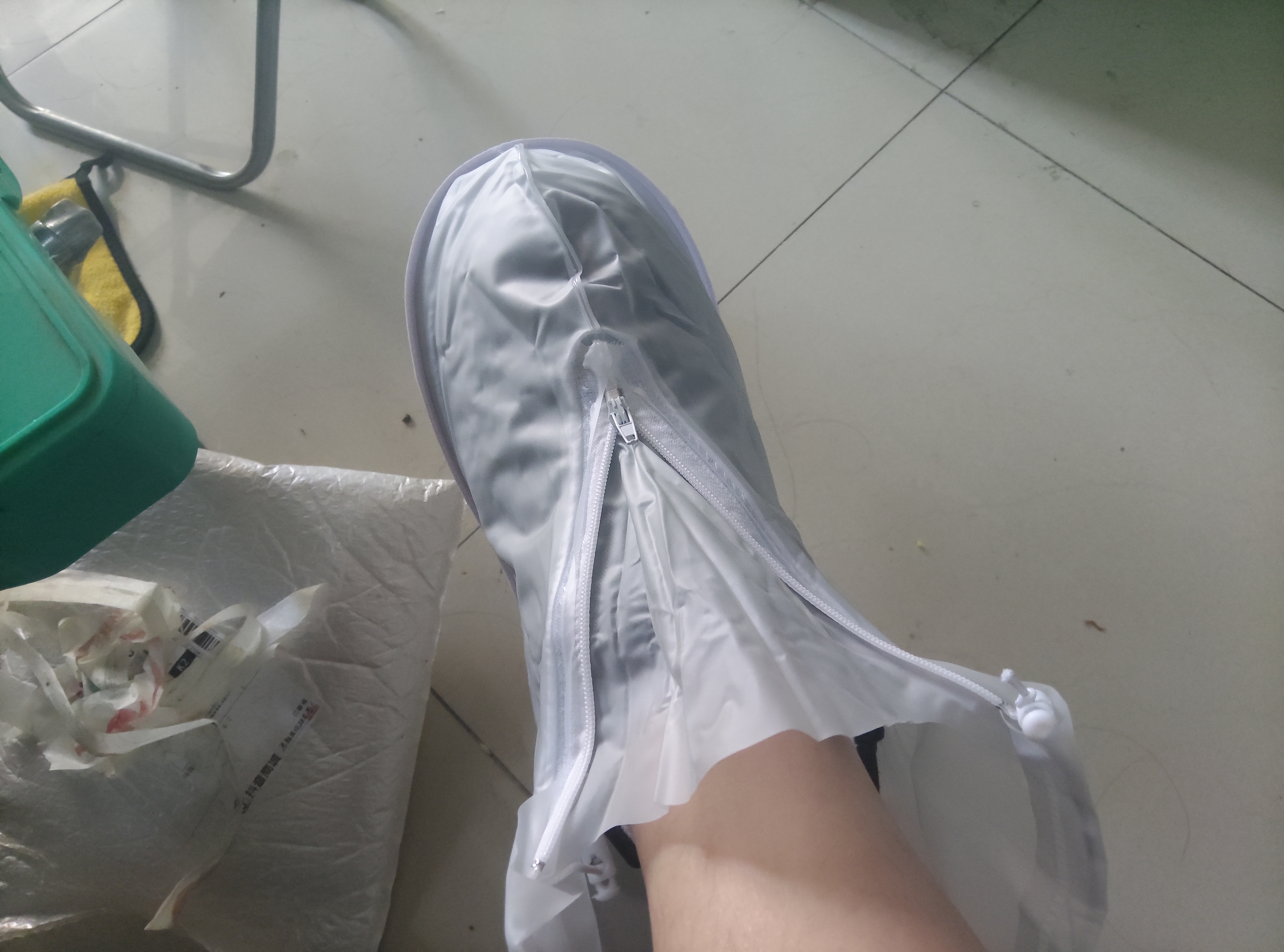 诺兰森迪雨鞋套男女士加厚耐磨防水防滑便携雨靴套成人白色 37-40 实拍图