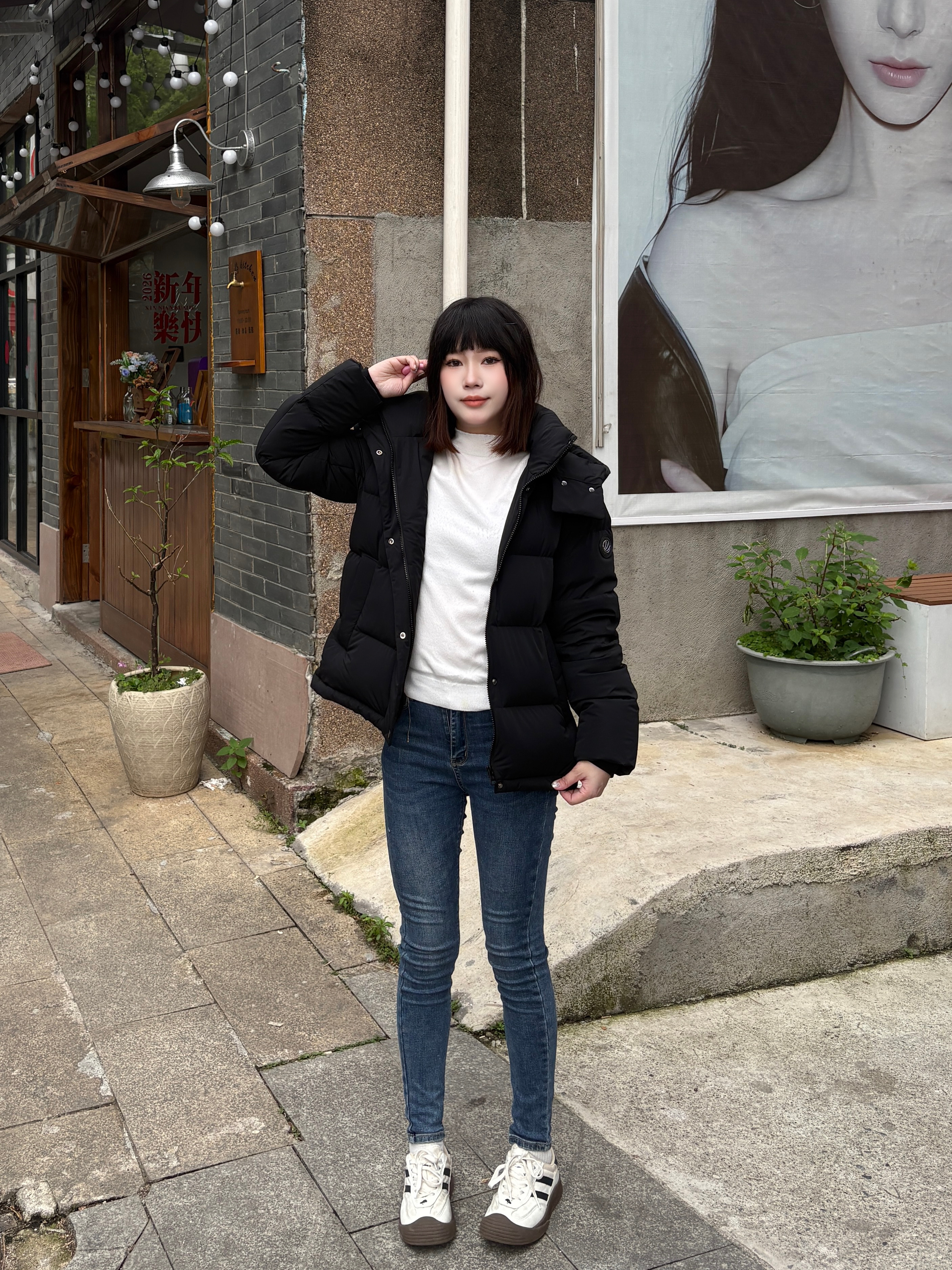 波司登（BOSIDENG）反季羽绒服【小蛮腰】90绒商场同款女90绒可脱卸帽显瘦保暖外套 黑色|8056 XS 155/80A 体重约100斤以内 实拍图
