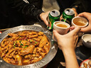 青岛啤酒（TsingTao）经典拉格500ml*8罐+全麦白啤500ml*2罐 礼盒装 实拍图