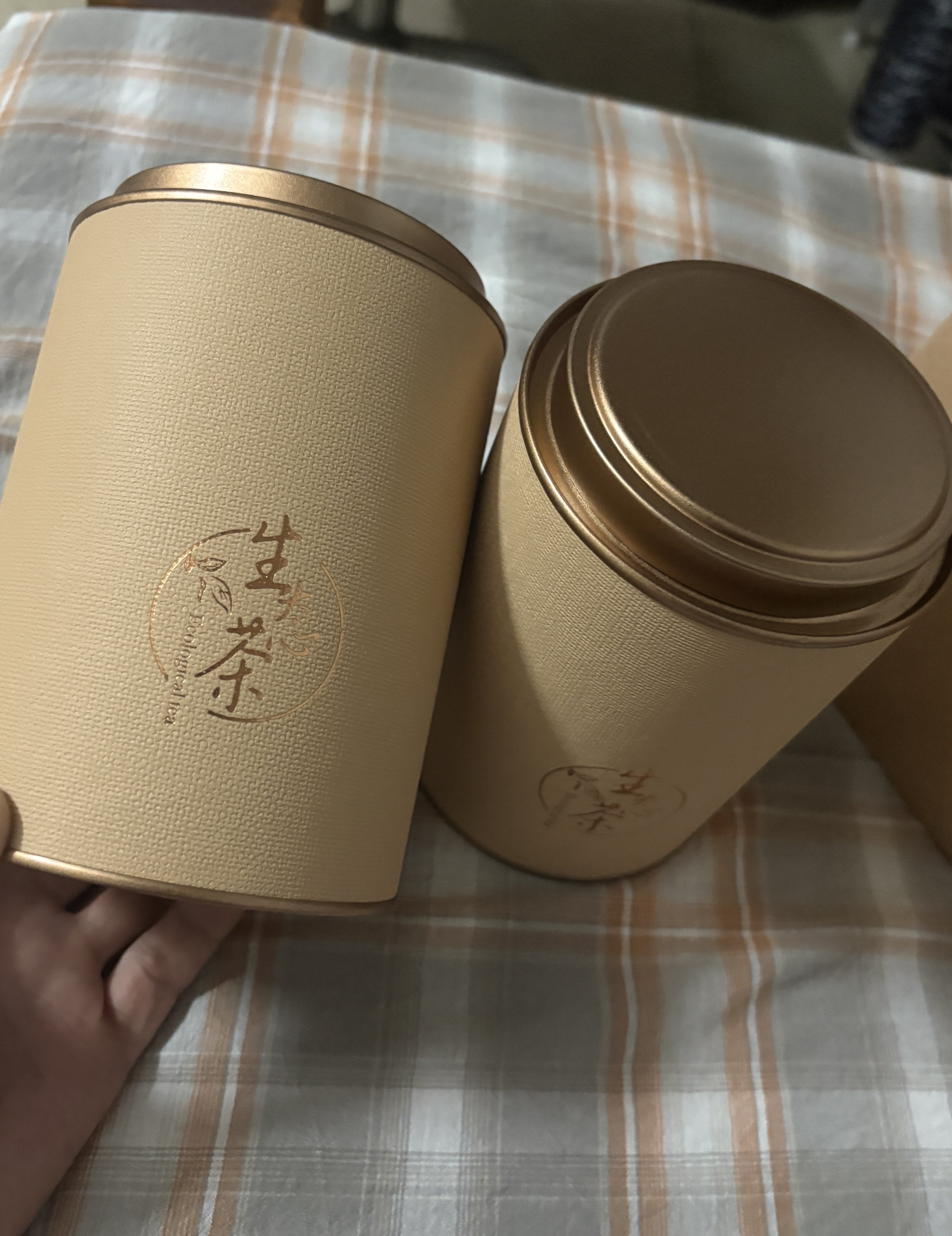 海燕之天 通用茶叶包装盒红茶绿茶半斤一斤铁盖纸茶叶罐密封罐茶叶空盒 金色小号单罐 约 125克 实拍图
