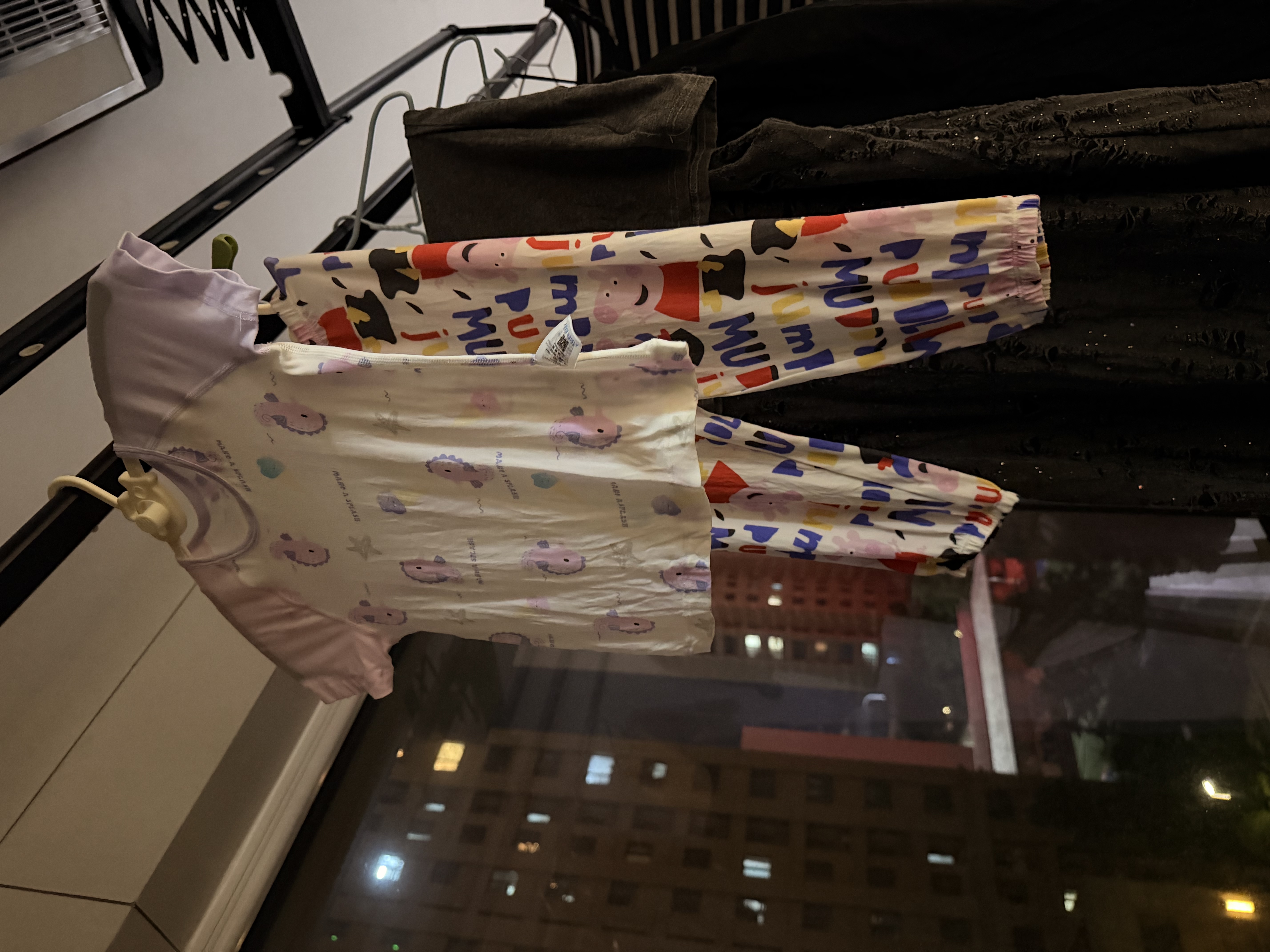 爱慕婴幼宝宝衣服小猪佩奇IP中性婴儿睡衣睡裤家居服套头短袖/裤子奶皮衣 上衣-萌萌海马AB141D971 90 实拍图