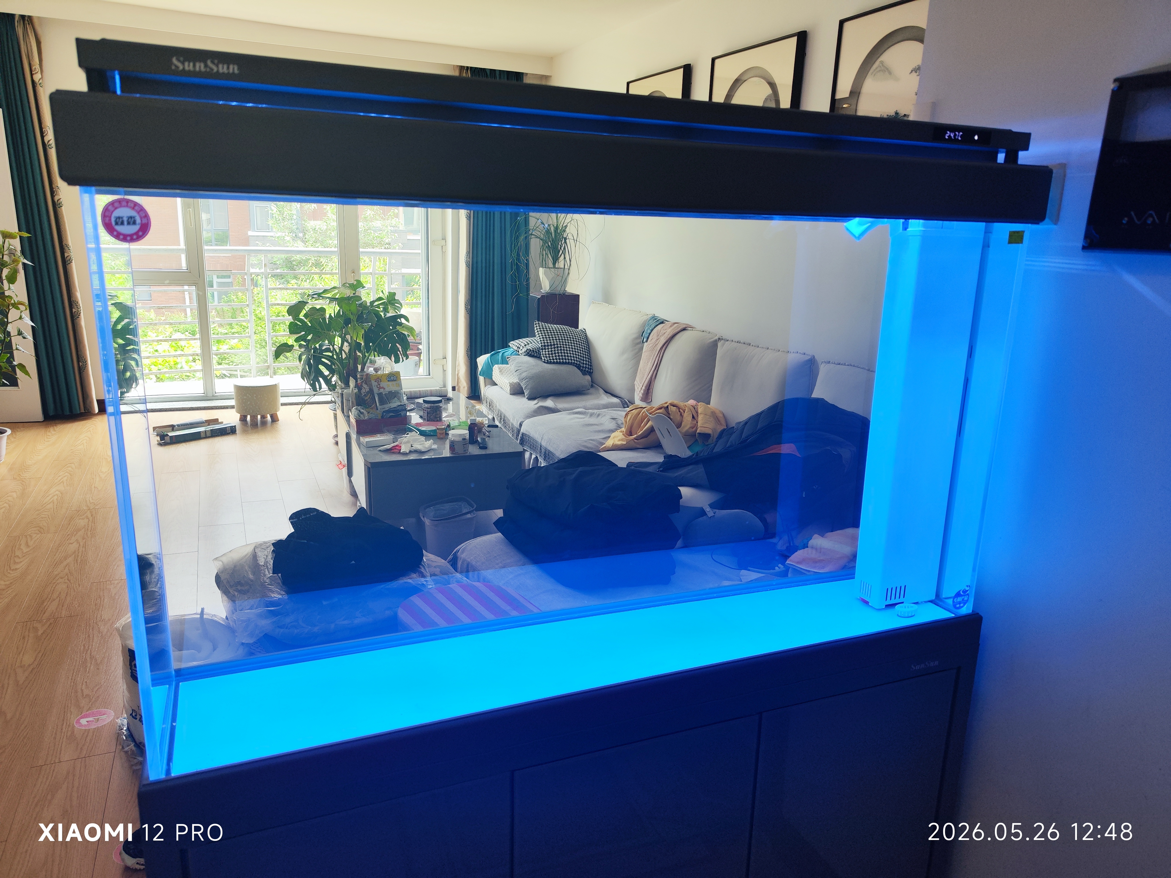 森森（SUNSUN）大型鱼缸底过滤水族箱客厅家用落地玻璃生态金鱼缸 超白隔断屏风款 1.2米长35cm宽（黑白灰可选） 实拍图