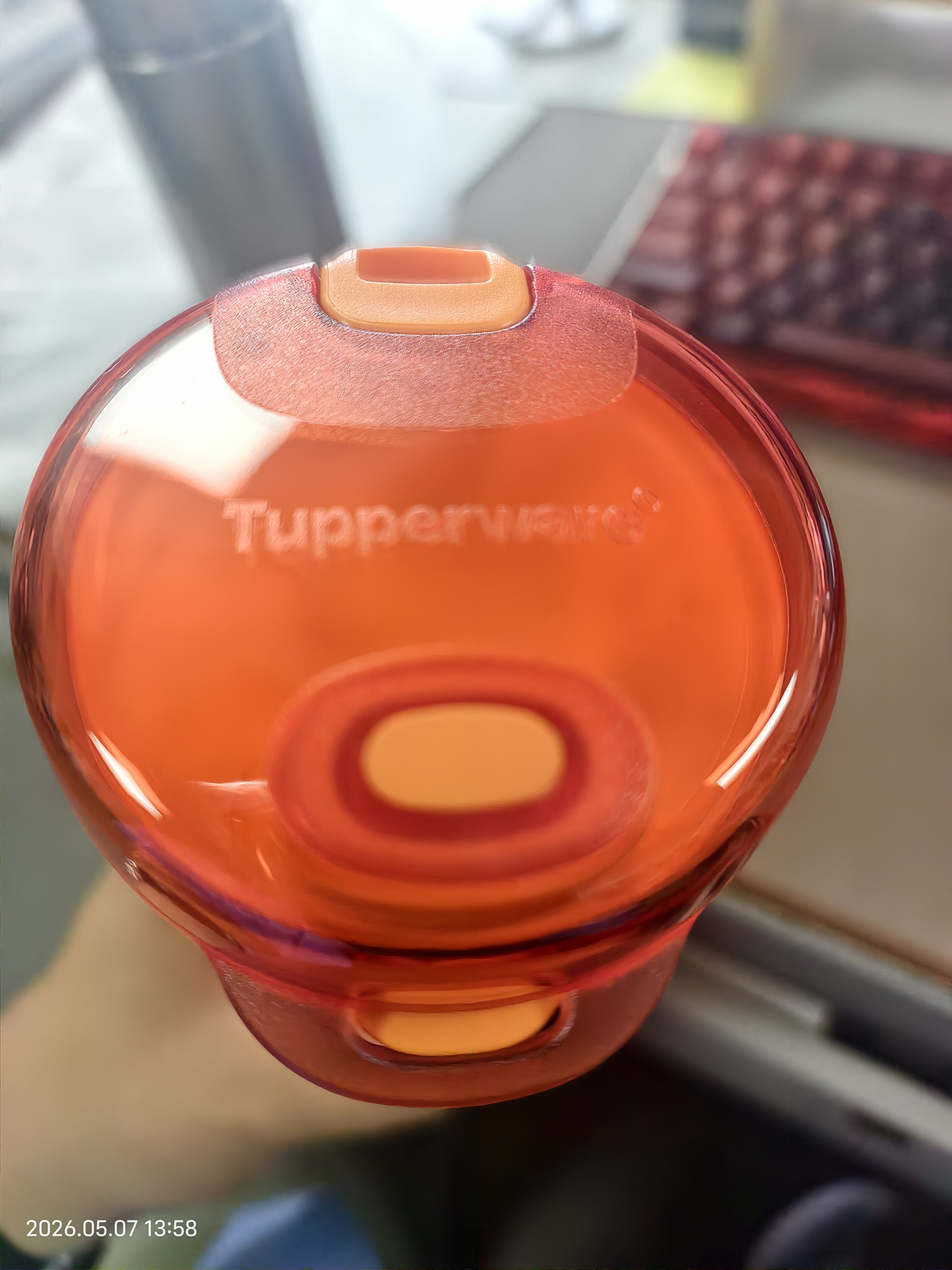 特百惠（Tupperware）晶彩MAX塑料杯600ml 男女士学生运动水杯子大容量泡茶杯 西柚红 实拍图