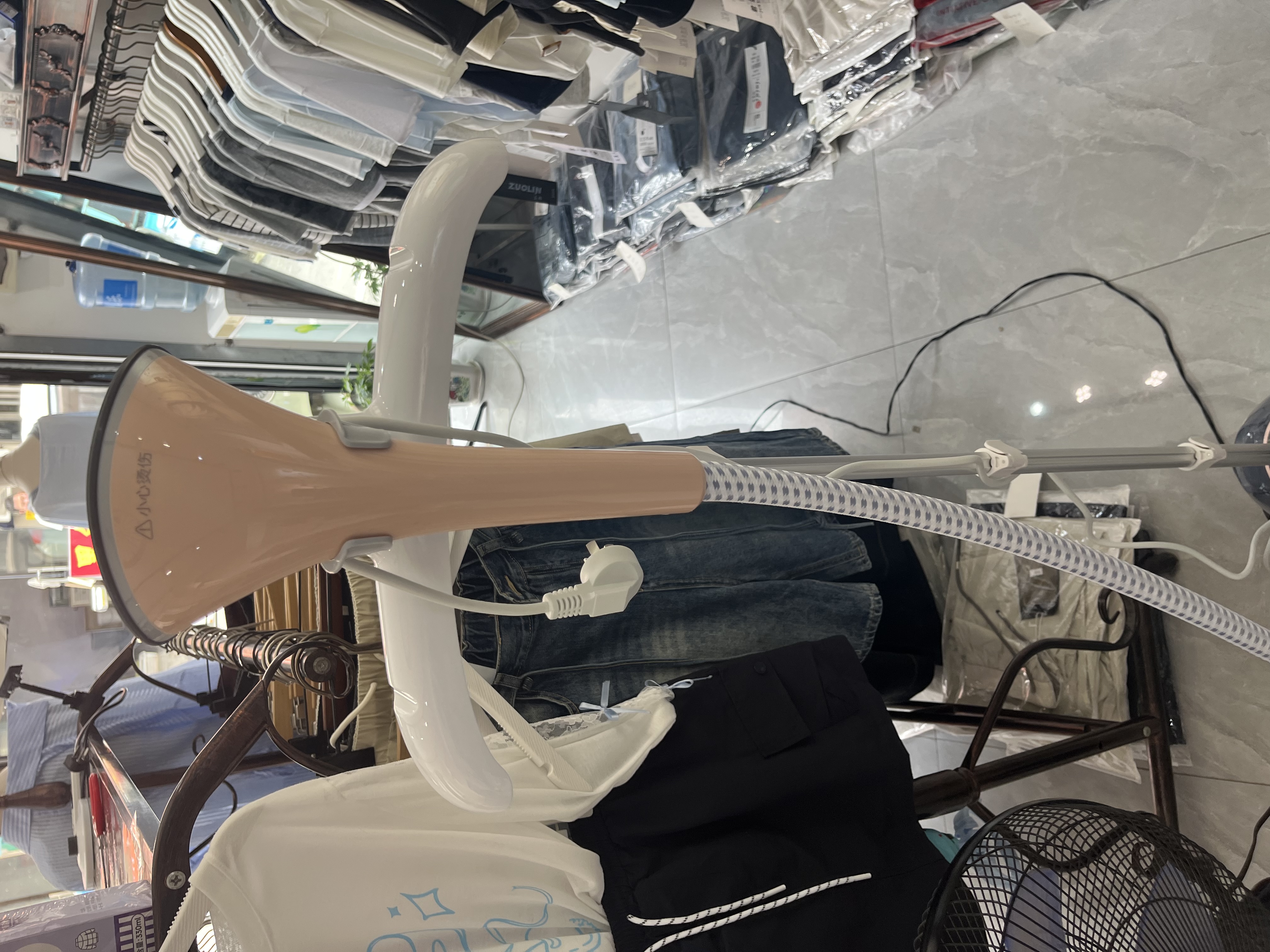 海尔（Haier）挂烫机家用熨斗蒸汽挂商用衣服店烫机手持熨烫机电熨斗 HY-GD1505F粉色 不带熨衣板 实拍图