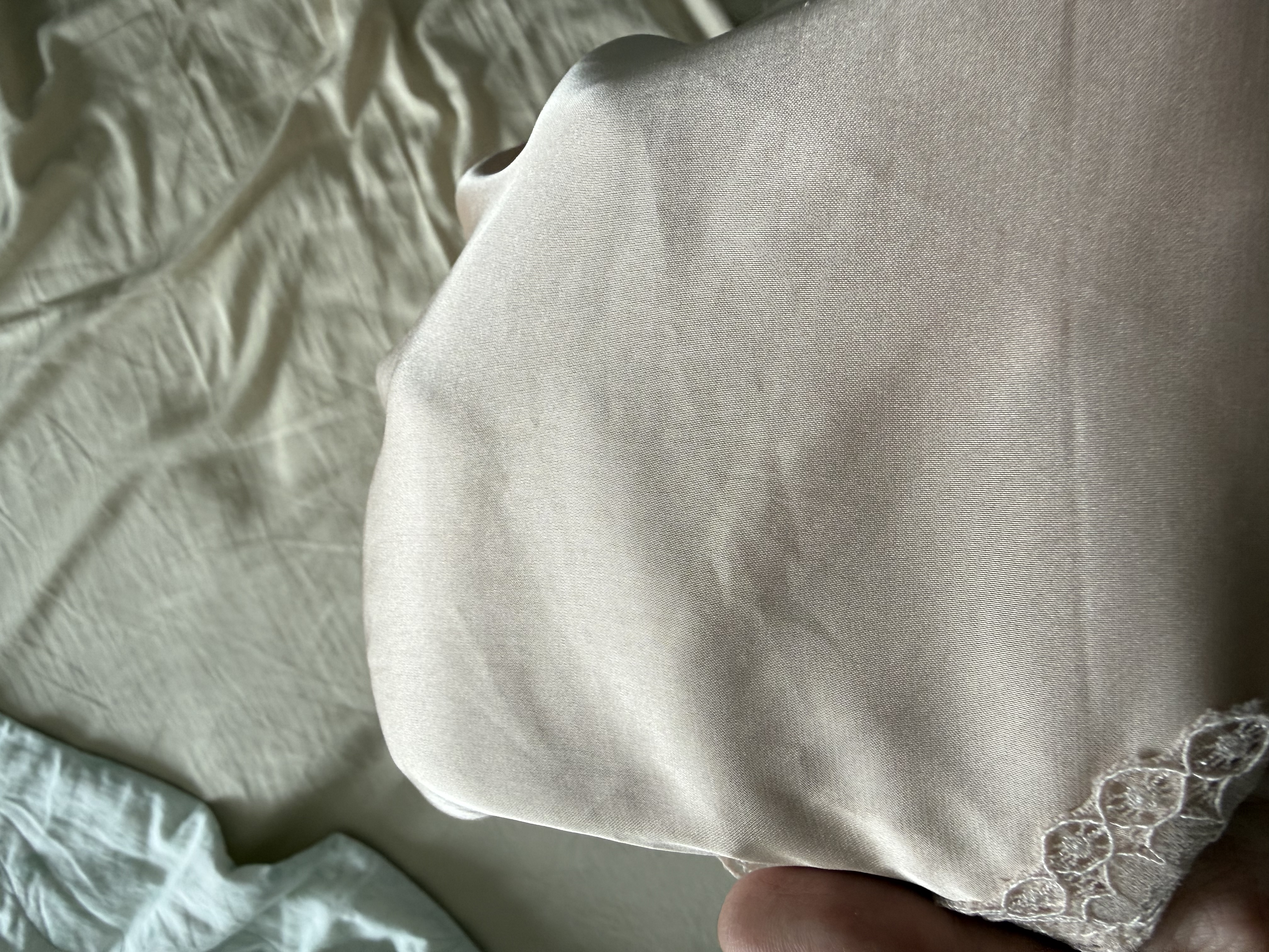 猫人睡裙女夏季带胸垫性感仿真丝吊带裙诱惑蕾丝家居服卡其2XL 实拍图