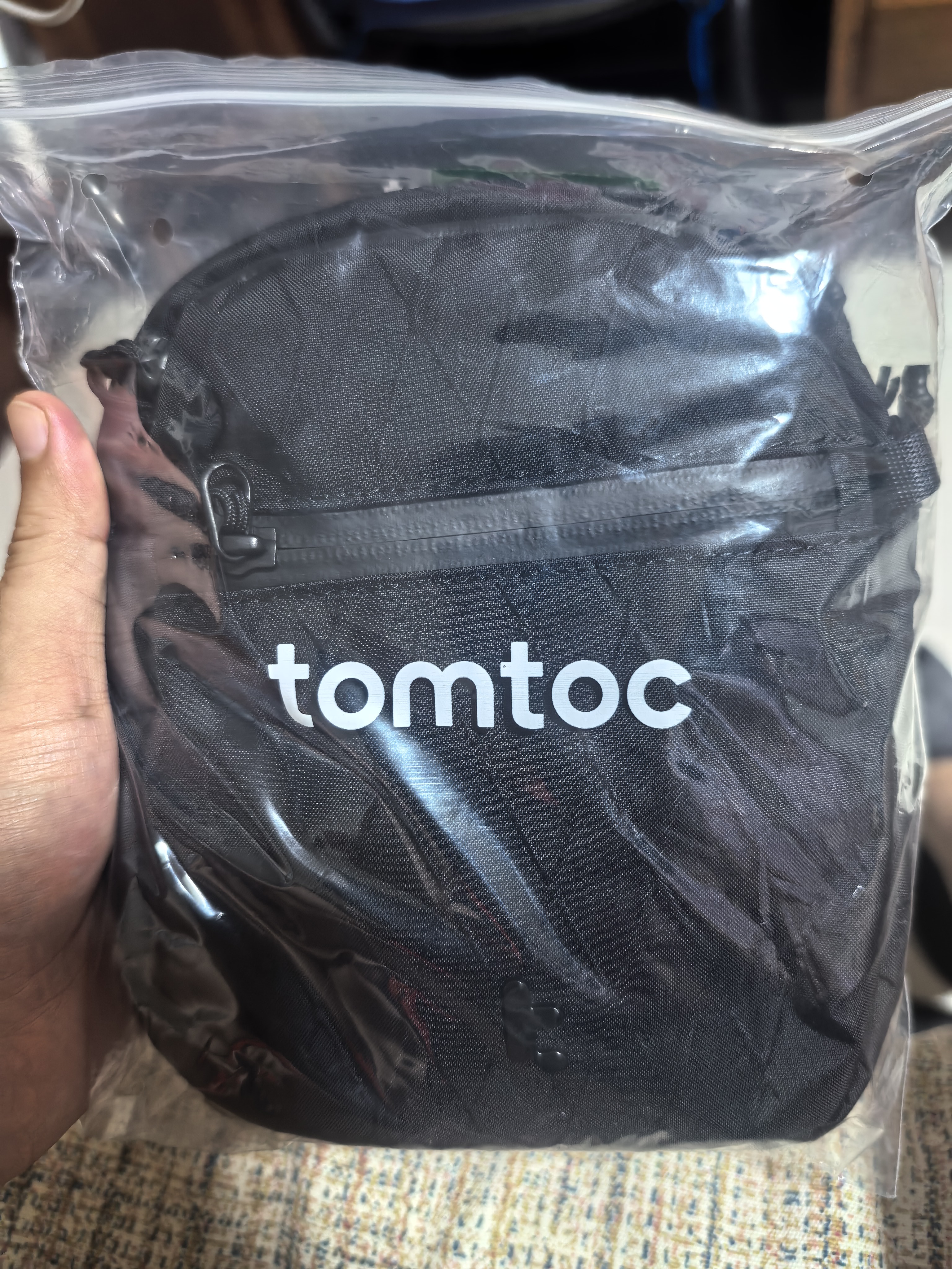 tomtoc高性能斜挎包便携旅行小包男女轻便防水小挎包手机包随身小包T37 暗影黑 1.3L｜轻便出行 实拍图