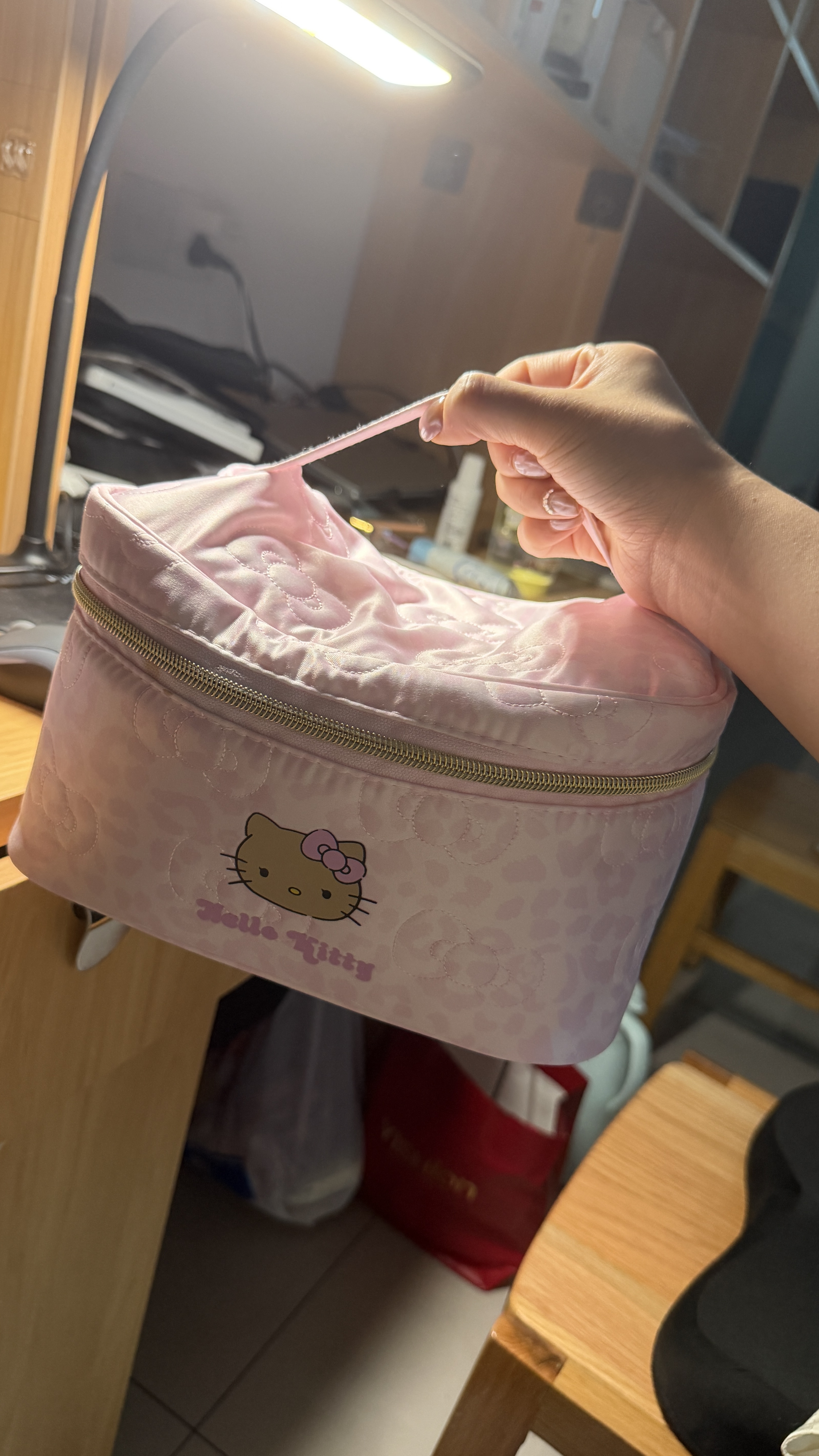 野兽派家居（tbh）三丽鸥Hello Kitty手提大容量旅行绗缝洗漱化妆包 实拍图
