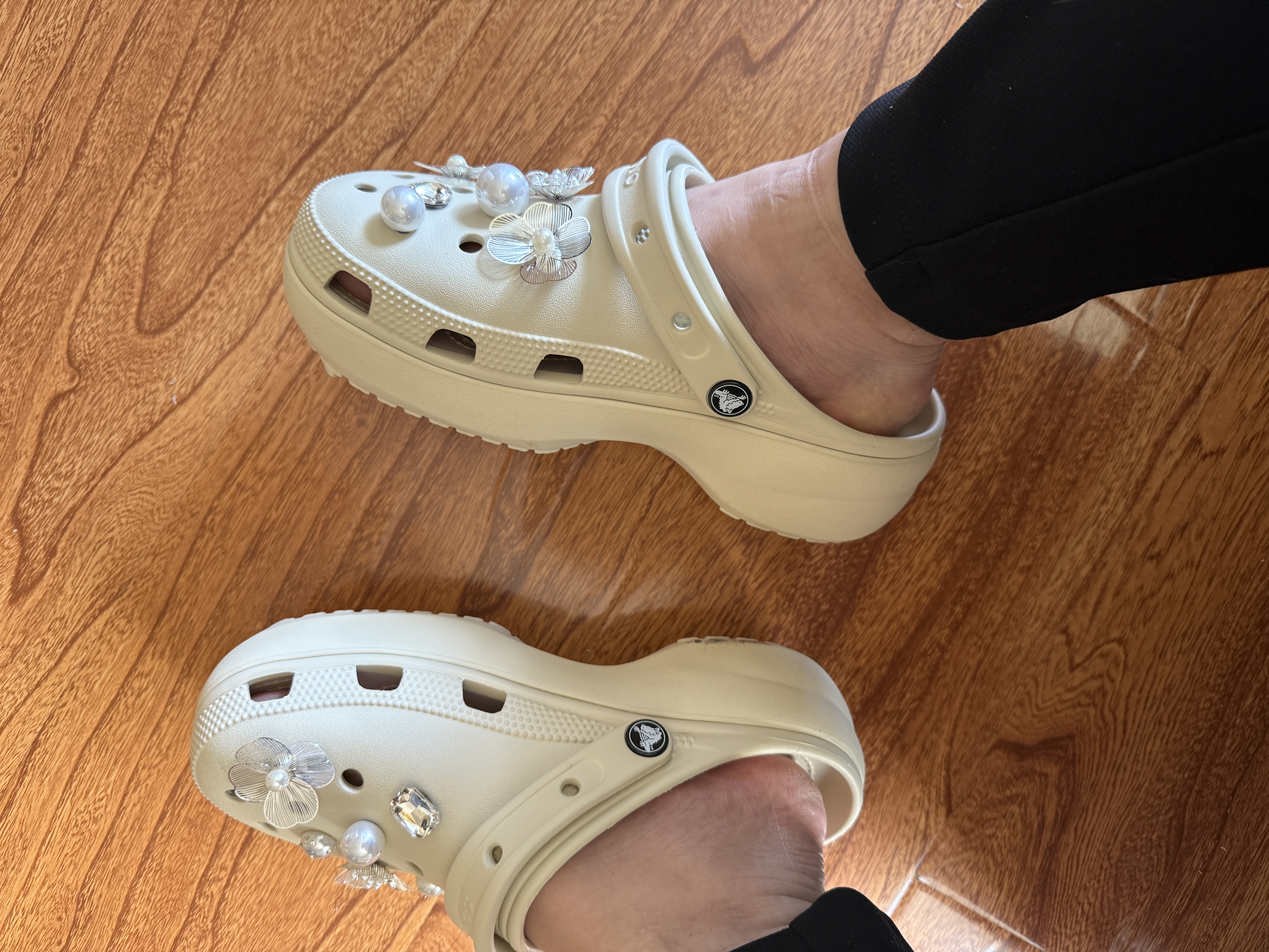 CROCS卡骆驰白鹿同款云朵洞洞鞋时尚百搭户外沙滩鞋|206750 骨白色-2Y2(含智必星) 40 (260mm) 实拍图