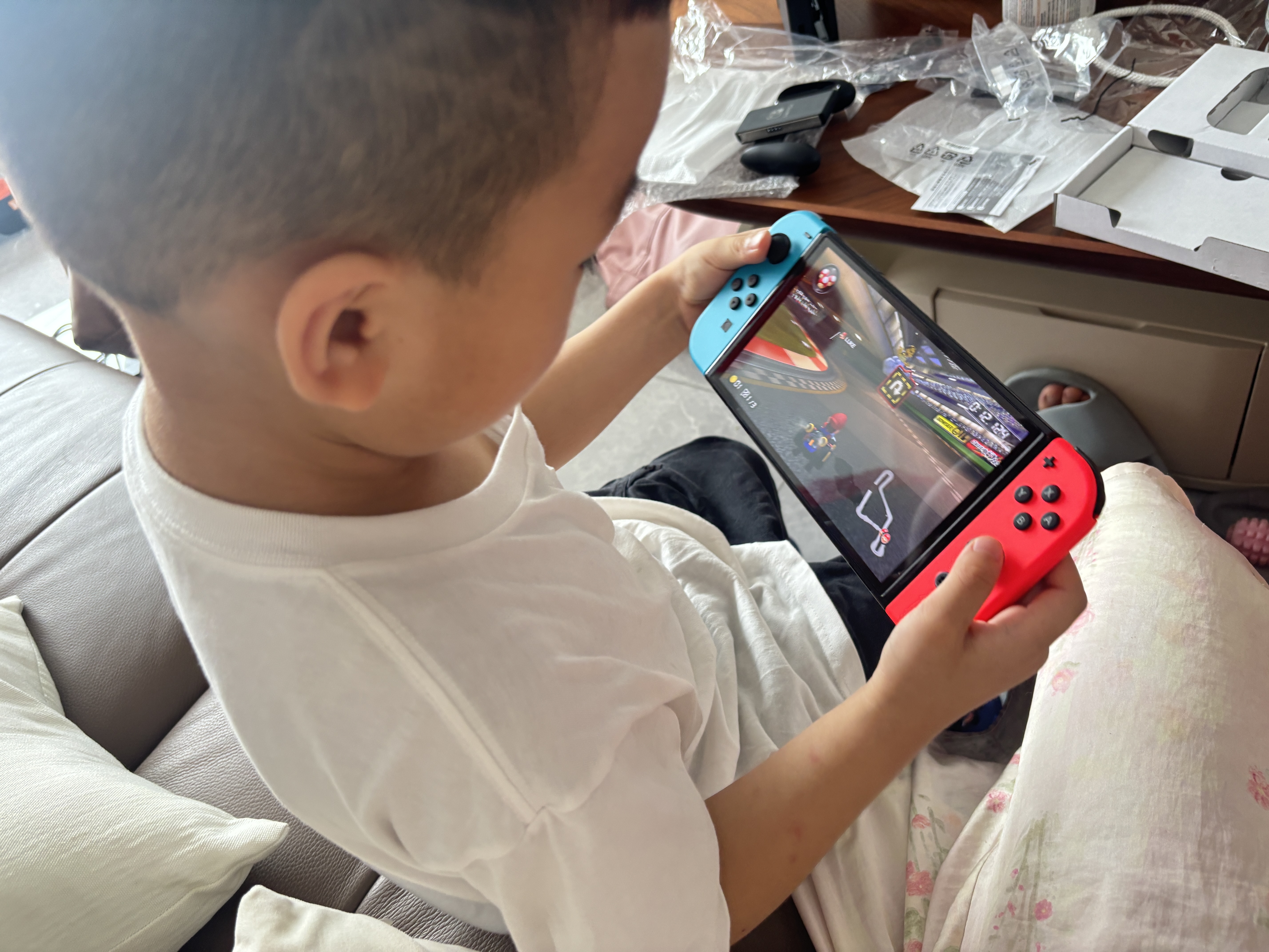任天堂（Nintendo）【国内保税仓】Switch2/1代 OLED/续航加强日版/港版便携家用ns体感游戏机掌机 港版OLED红蓝+宝可梦紫(保税仓） 实拍图