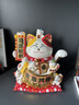 吉猫堂招财猫摆件开业大号自动摇手店铺前台家居客厅装饰发财猫送礼礼品 32CM高【我为财运举大旗】当次日达 【礼盒+坐垫+围脖】电池插电两用 实拍图