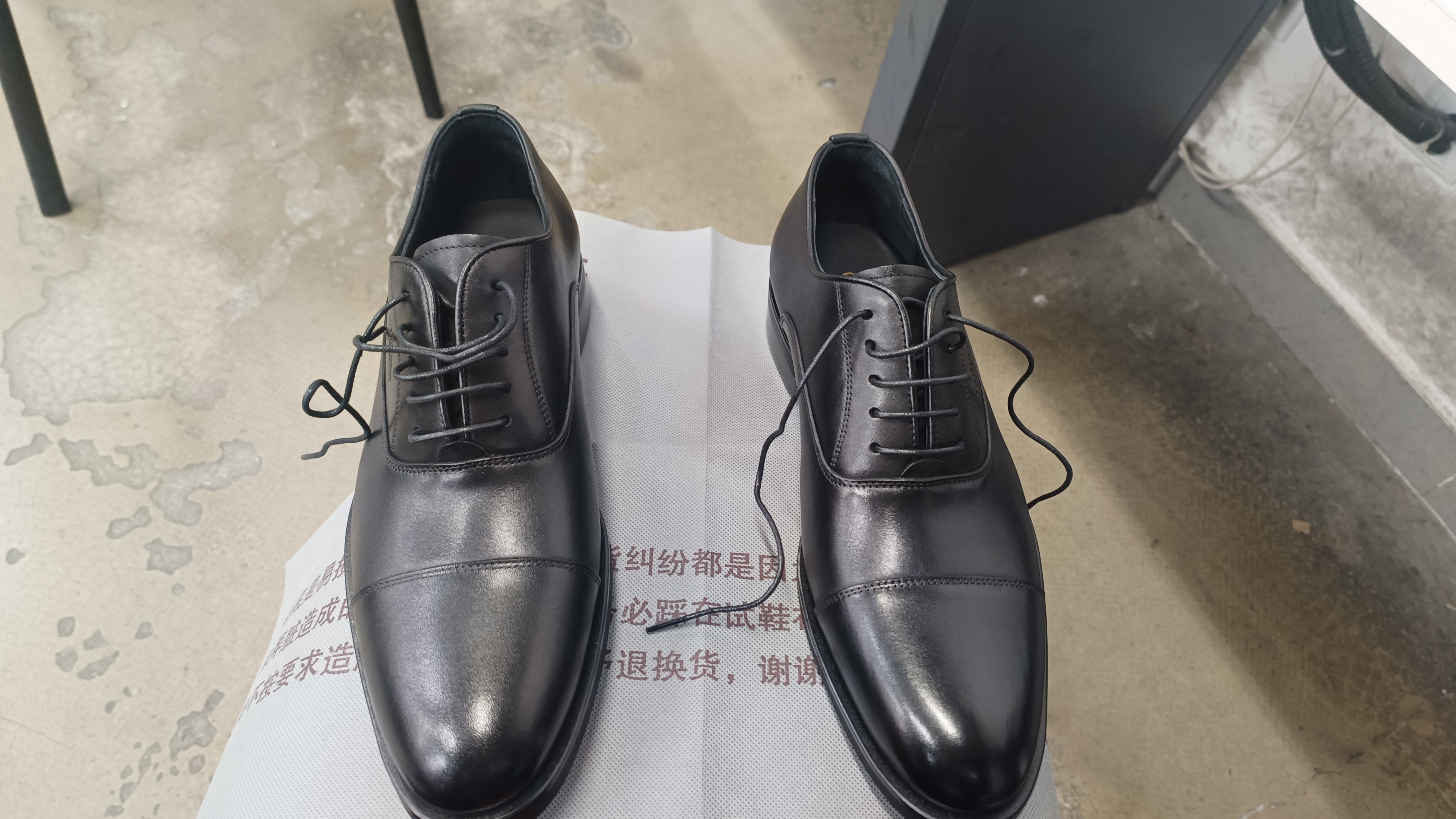 金利来（Goldlion）男鞋春夏款商务正装鞋三接头皮鞋牛津鞋宴会西装鞋婚鞋男士皮鞋 黑色 43 实拍图