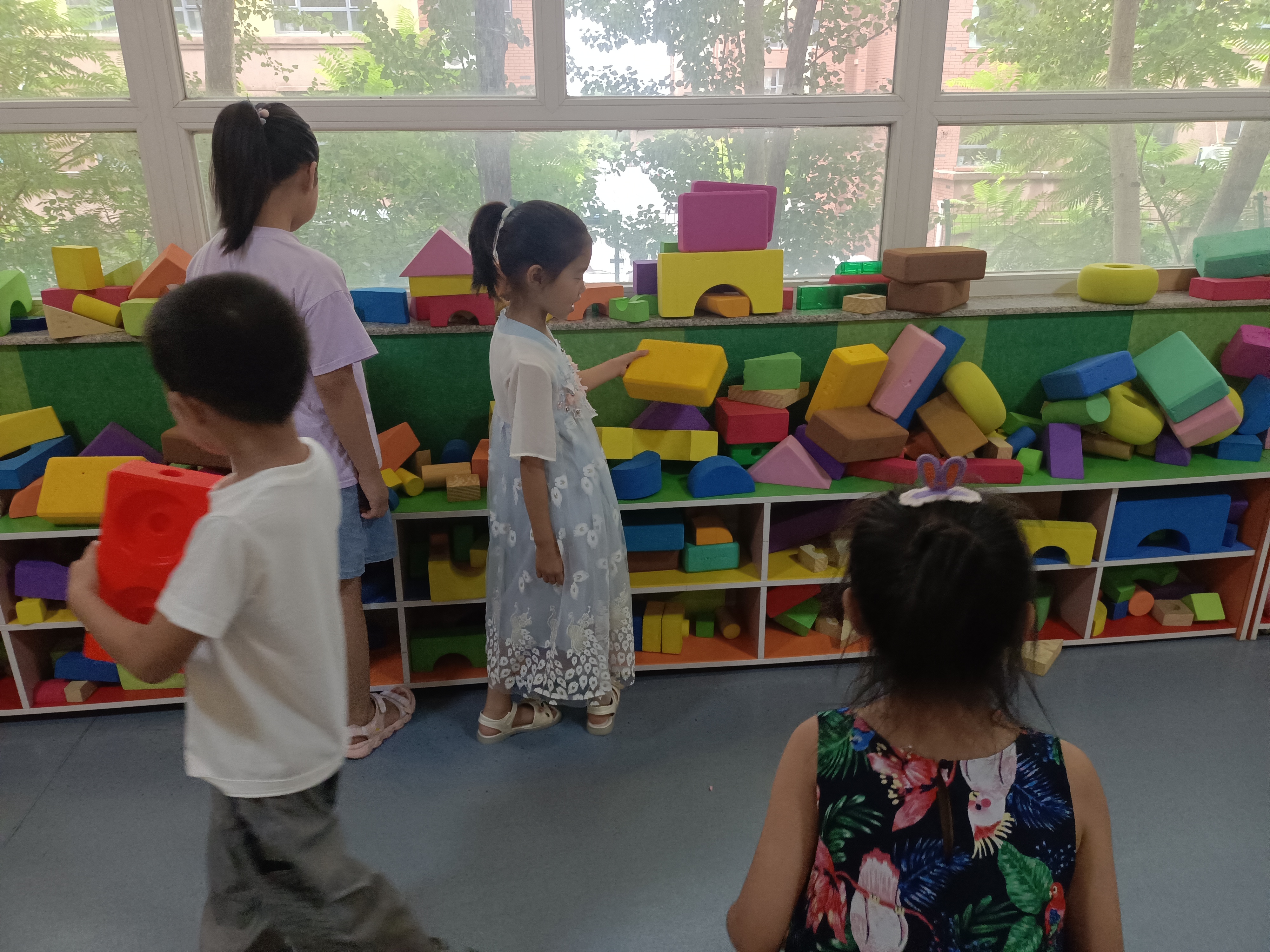 鸿星尔克（ERKE）童鞋男女中大童运动鞋儿童夏季网孔跑鞋微晶白/净水色38 实拍图