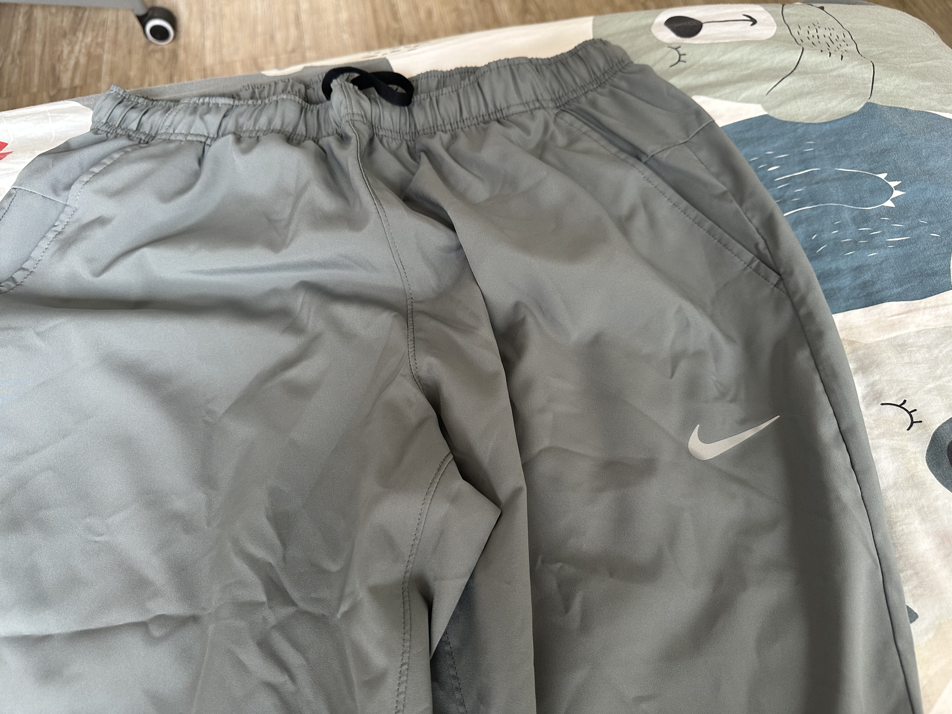 耐克NIKE男运动裤 夏季梭织锥形休闲裤 轻便FB7491-084灰色XL 实拍图