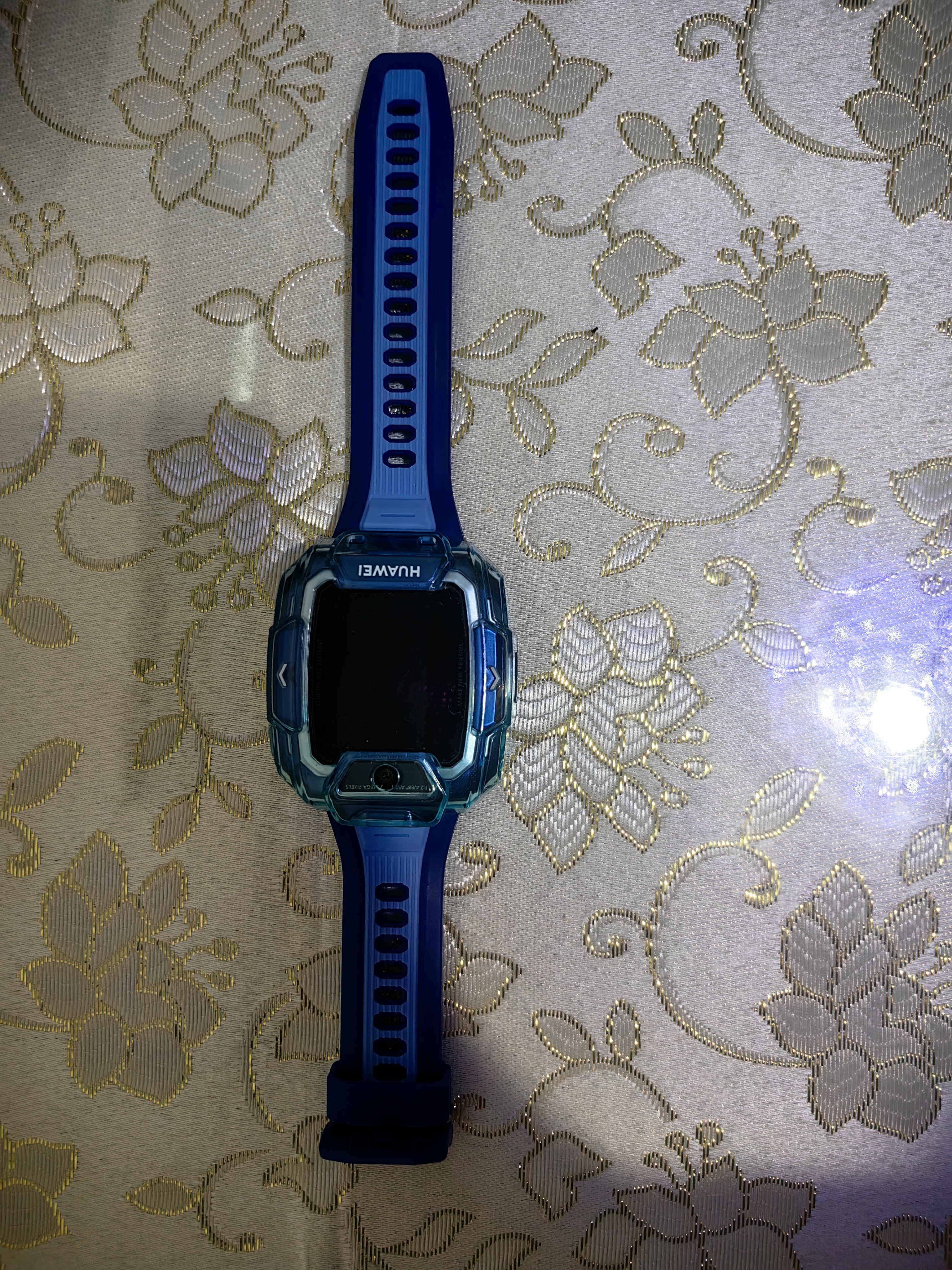 华为（HUAWEI）儿童电话手表5Pro智能高清视频通话拍照4G全网通电话手表离线定位小学生天才送男女孩礼物 冰晶蓝【电话卡+贴膜+晒单6选1】 【京东官方旗舰店】 实拍图