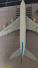君闵空客A380南方航空飞机模型民航客机仿真带起落架带灯摆件收藏礼品 20厘米合金带起落架+停机坪 实拍图