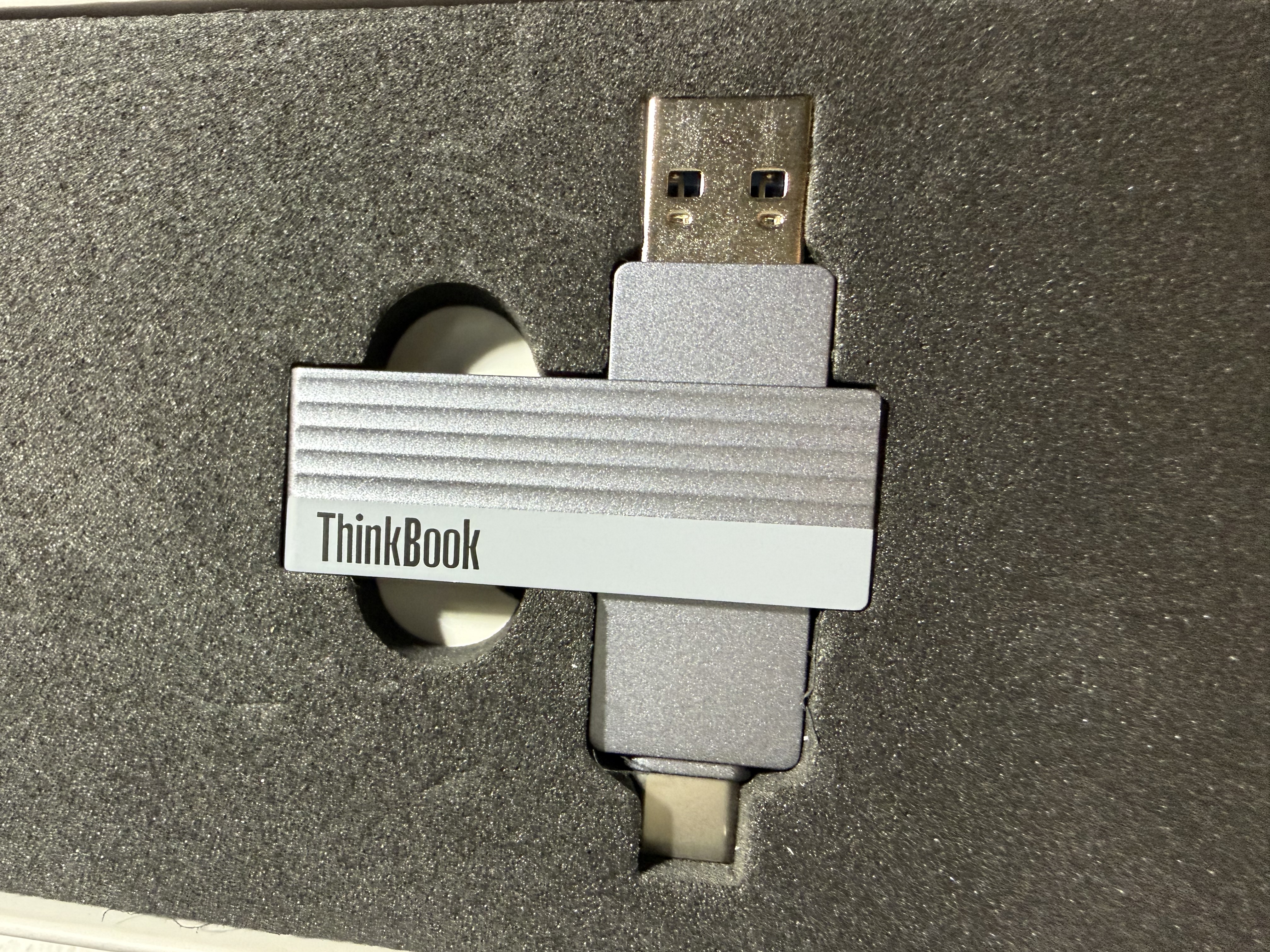 ThinkPad联想Thinkbook 512GB 固态U盘1000MB/S 双接口USB3.2 Type-C手机电脑通用优盘 BU200 实拍图