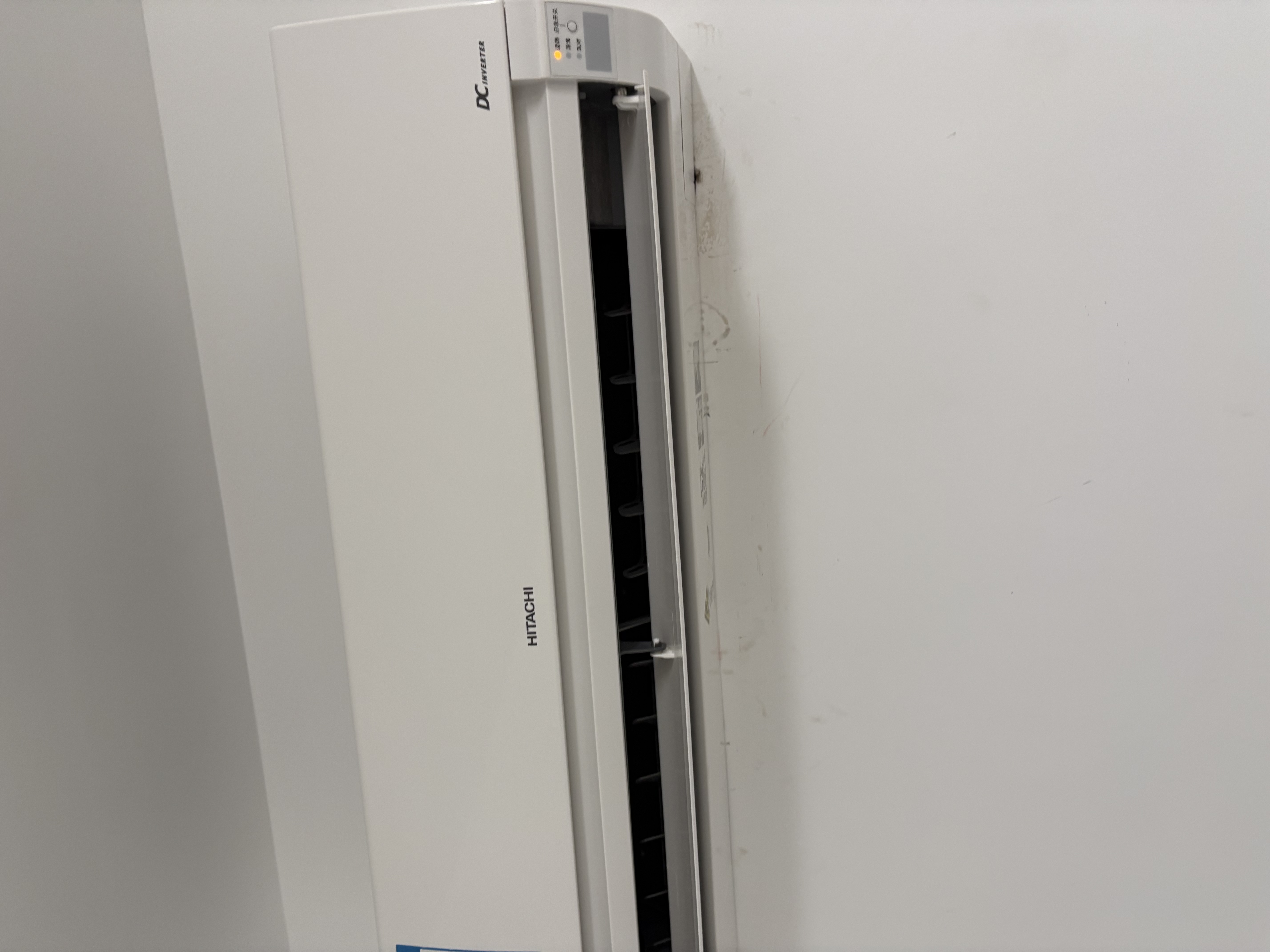 日立（HITACHI）空调挂机1.5匹 变频冷暖家用卧室空调壁挂式自清洁静音节能新三级能效白熊君RAK/C-AE12PHBPCP AE12PHBPCP 1.5匹 白熊君新三级能效 实拍图