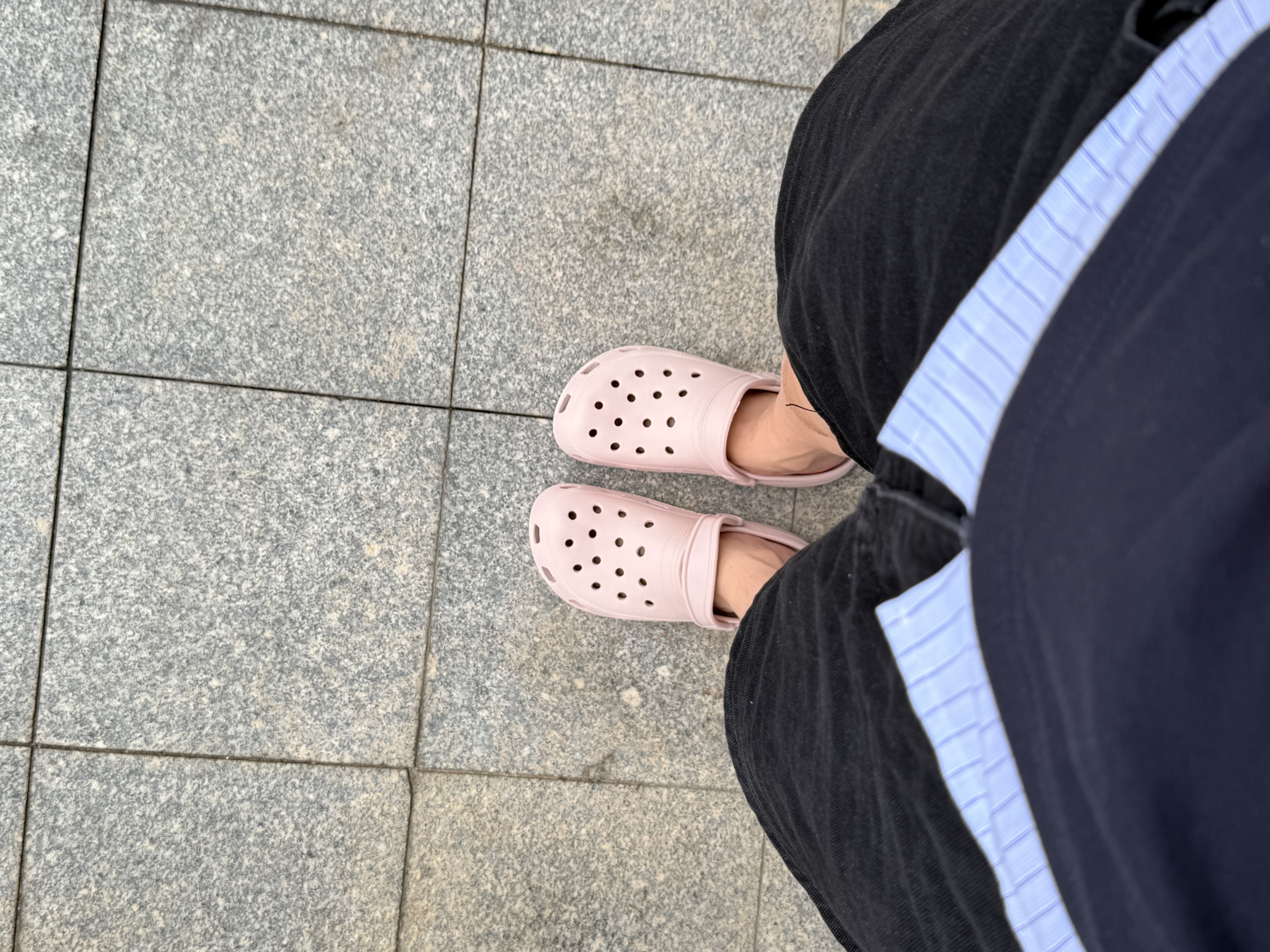 chedoir经典薄底洞洞鞋女夏季EVA外穿有足弓沙滩透气防滑静音护士拖鞋 实拍图