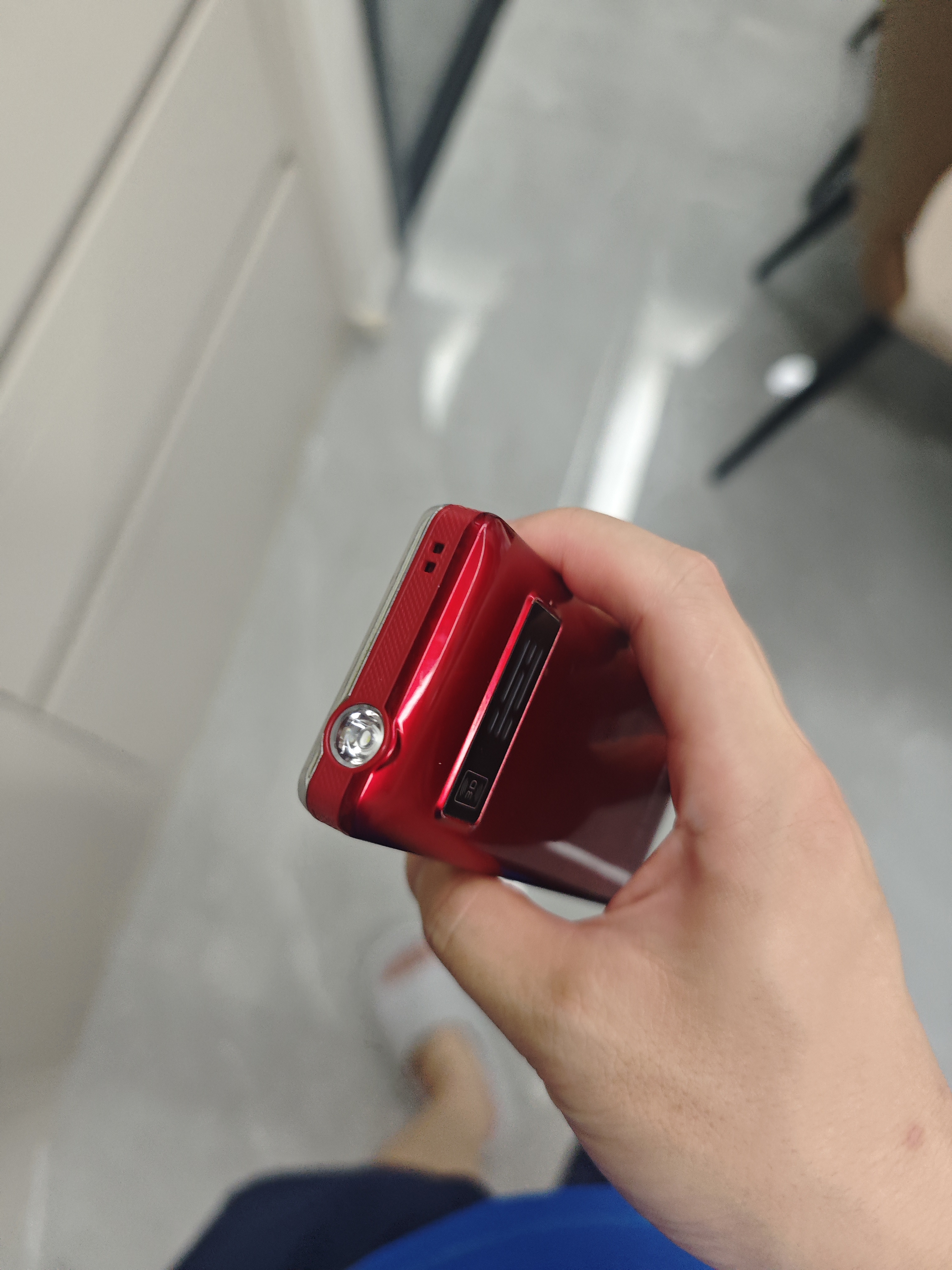 金立新款老人手机 4G全网通 超长待机双卡双待 大字大声大按键 学生备用老年机 长续航功能机 红色 2.4英寸-移动版 实拍图