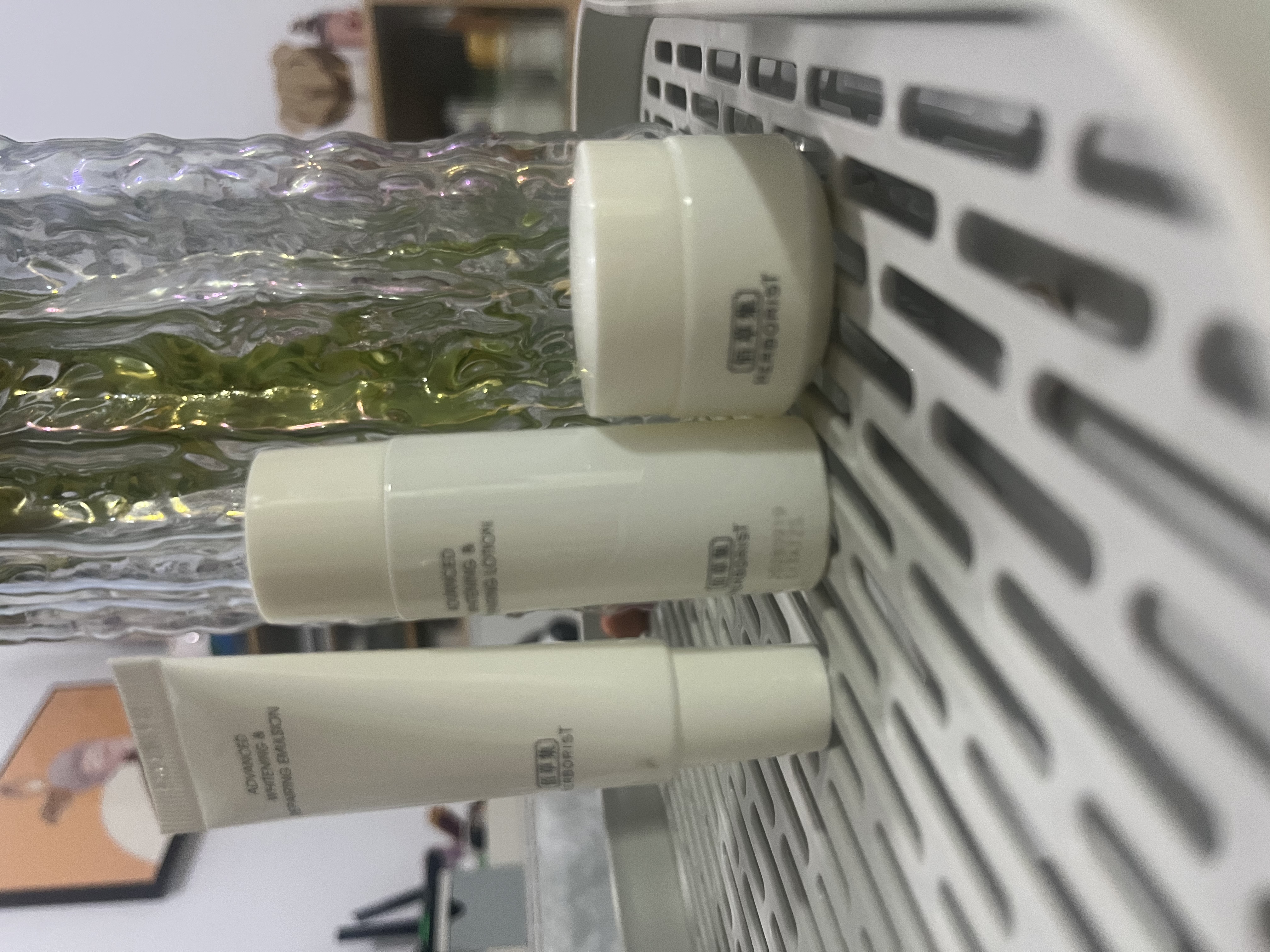 佰草集新七白美白修护淡斑去黄补水护肤套装(水30ml+乳15ml+霜10g) 实拍图