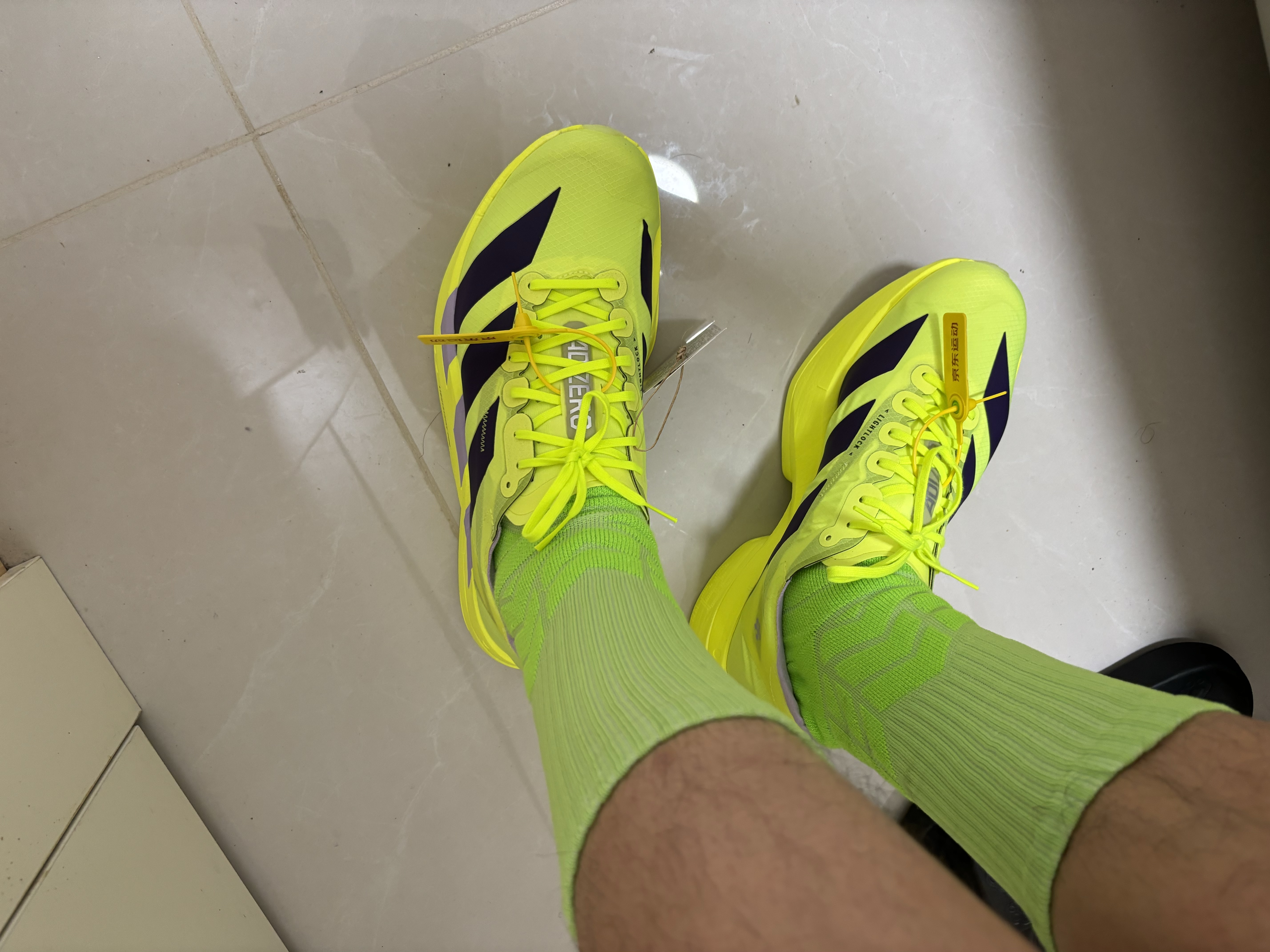 阿迪达斯（adidas）男 跑步系列 ADIZERO ADIOS PRO 4 M 跑步鞋 JP6623 亮黄色 42 实拍图