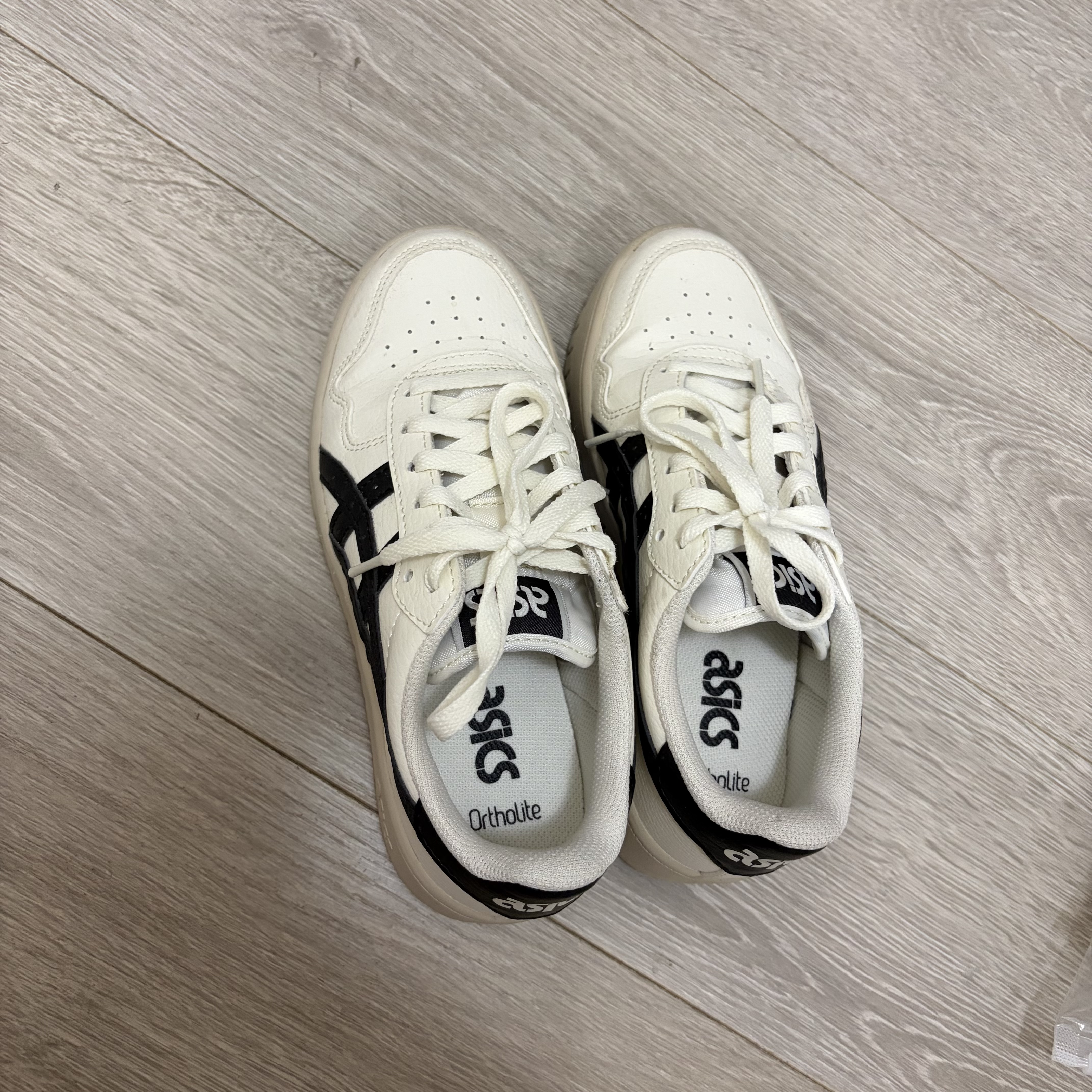 亚瑟士ASICS运动休闲鞋女鞋百搭情侣时尚厚底板鞋 JAPAN S PF 米白色/黑色 35.5 实拍图