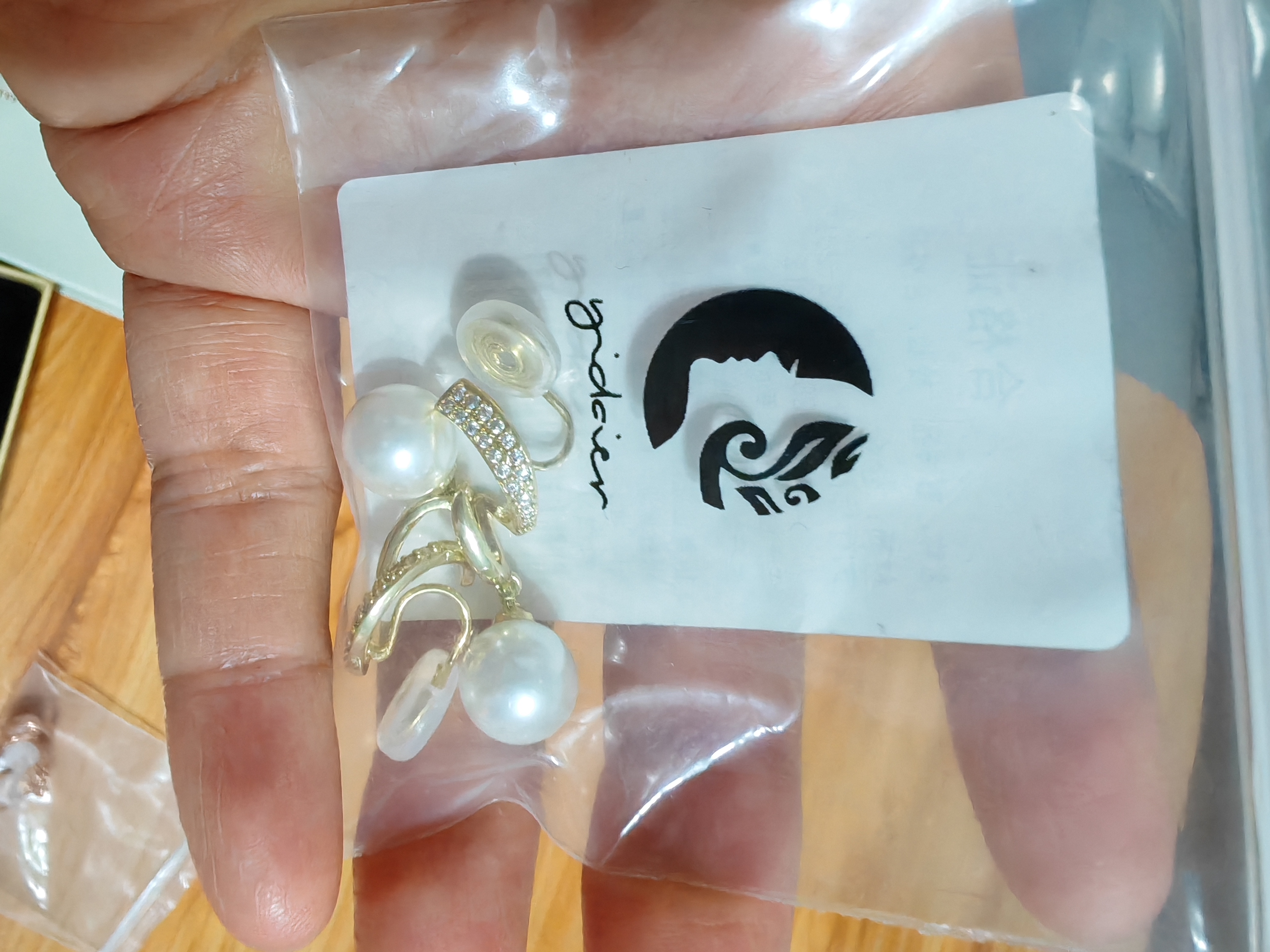伊黛儿刘亦菲同款深海母贝珍珠耳钉2026新款金色耳坠珍珠耳环无耳洞耳夹 E4168贝母耳夹款 实拍图