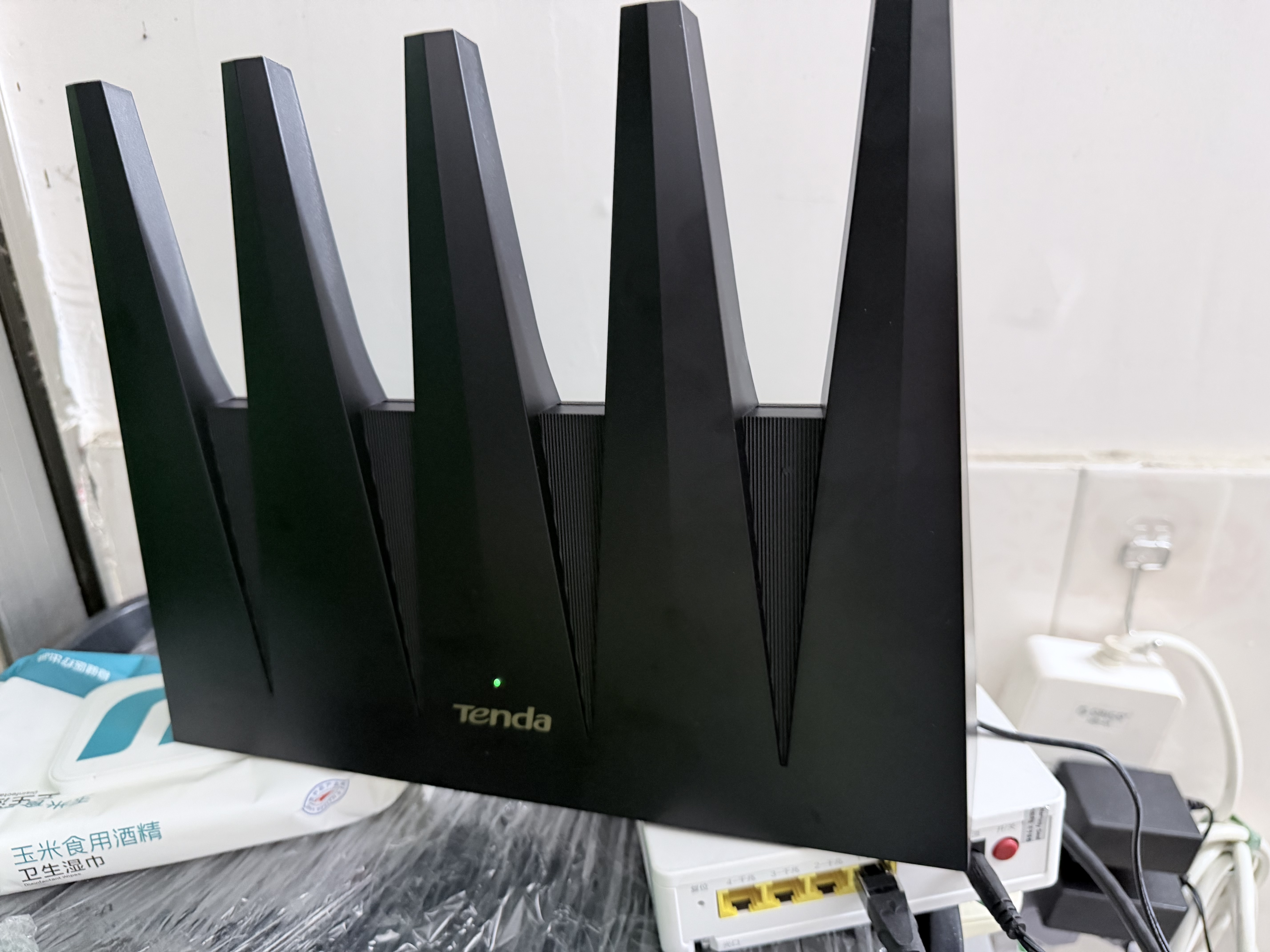 Tenda腾达路由器WiFi7【泰山BE7200 Ultra】千兆穿墙王信号放大器增强无线家用电竞立式BE12 Pro 实拍图
